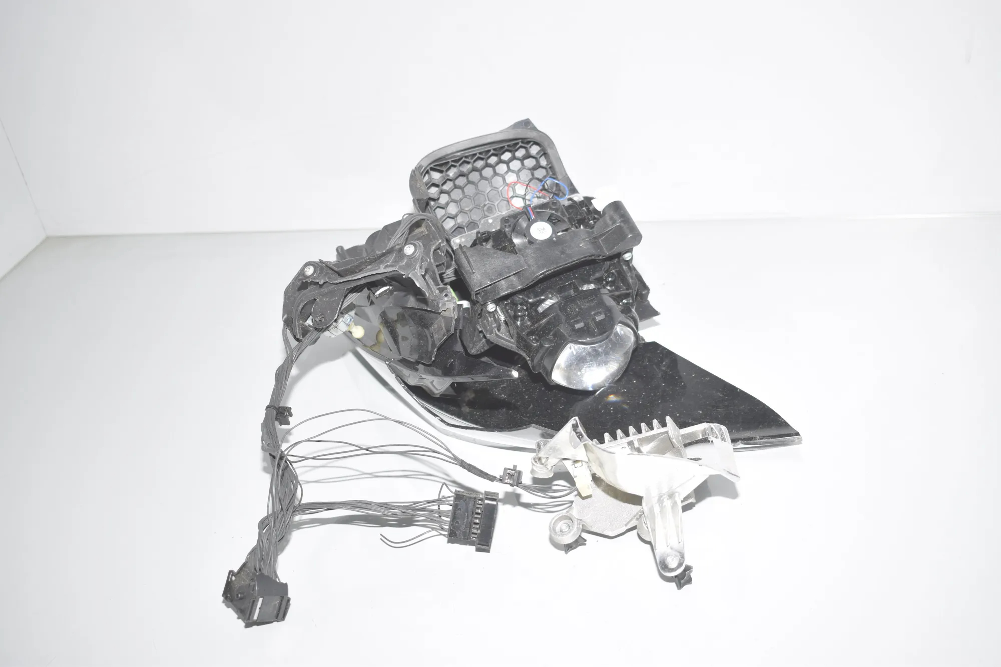Front Left Headlight – OEM 8494343 · BMW i3 (I01) Electric 2020 – 4