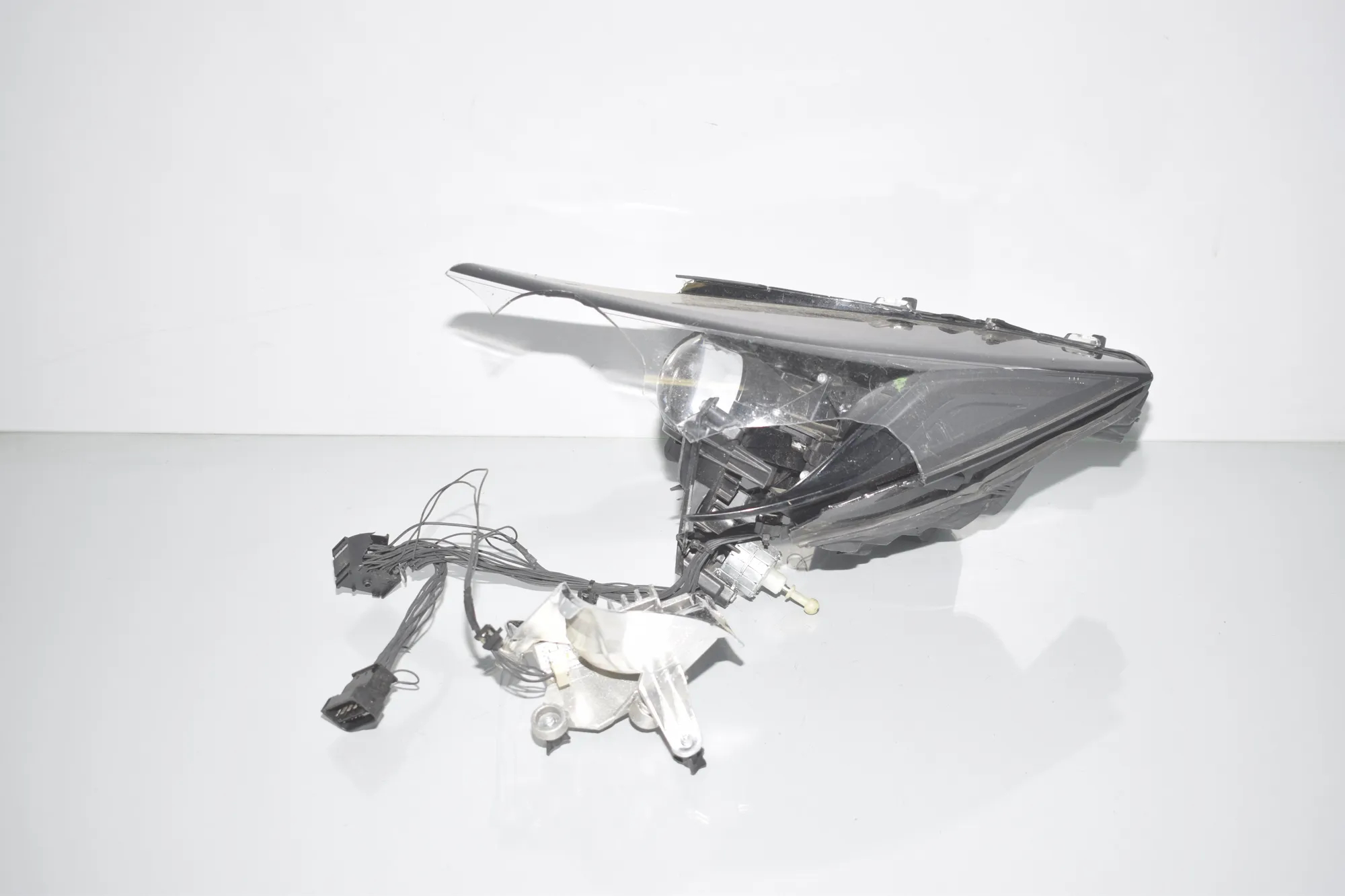 Front Left Headlight – OEM 8494343 · BMW i3 (I01) Electric 2020