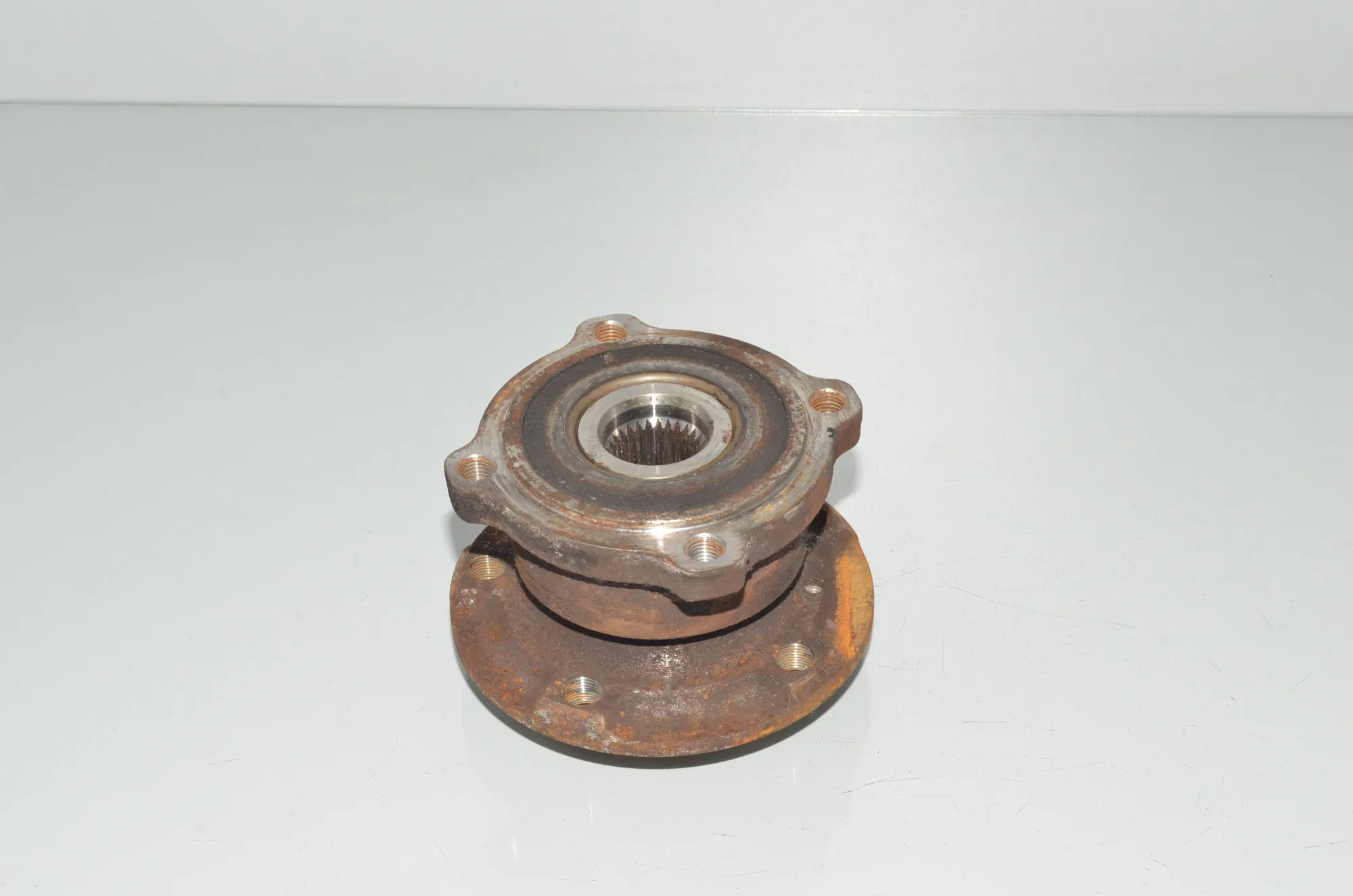Rear Left Wheel Bearing – OEM 6867811 · BMW X6 (F16, F86) M 50 d 2016 – 4