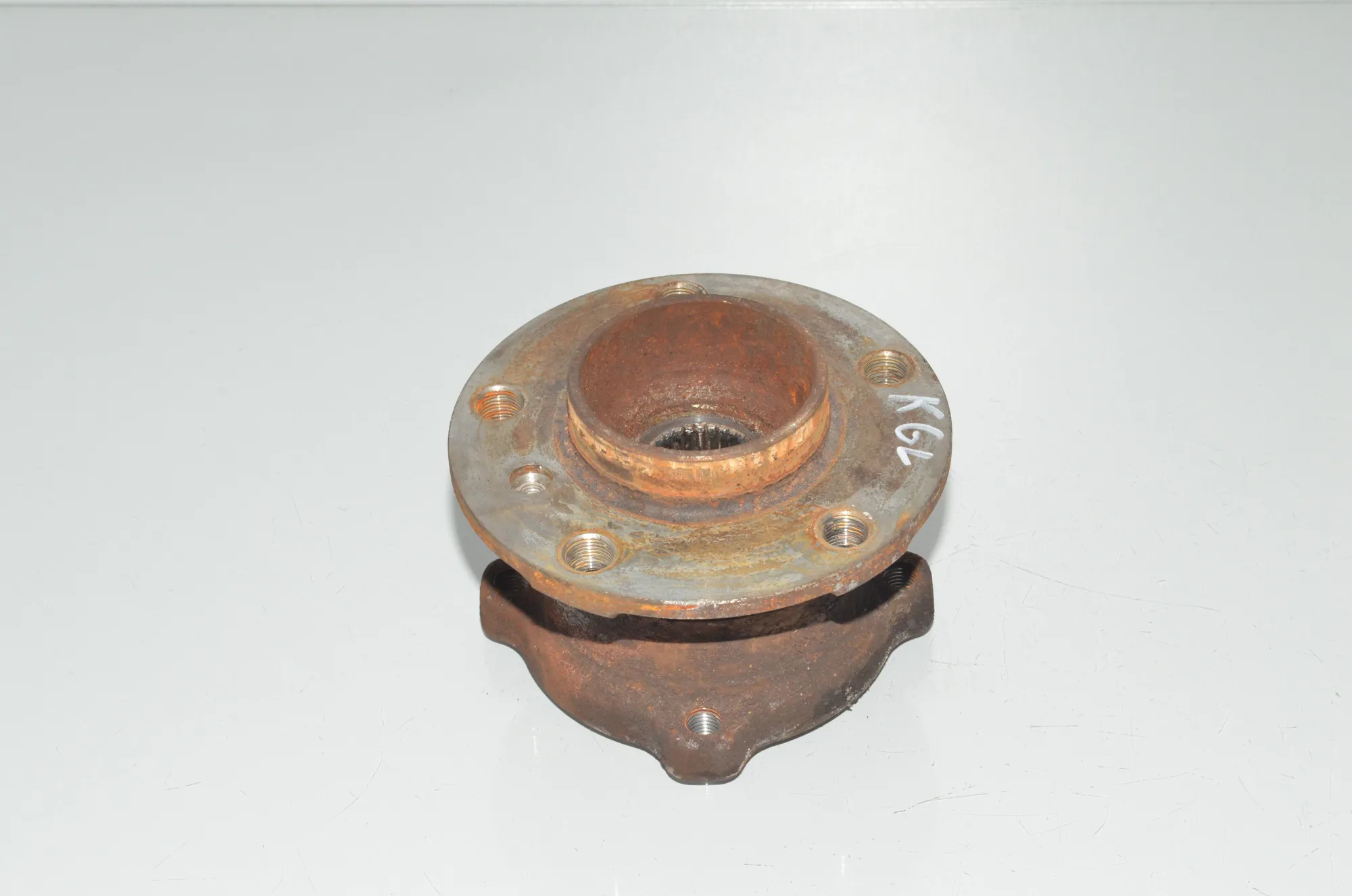 Rear Left Wheel Bearing – OEM 6867811 · BMW X6 (F16, F86) M 50 d 2016 – 2