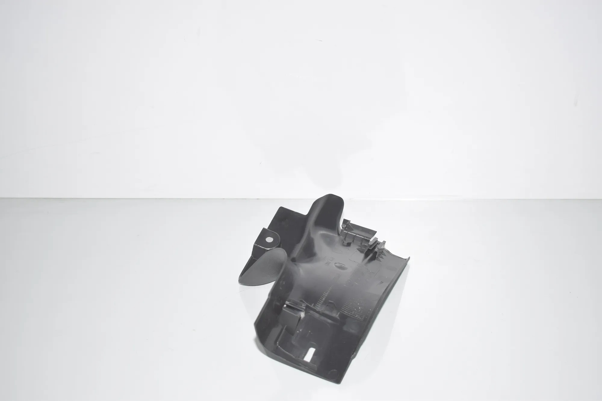 Rear Right Interior Step Trim – OEM 7272382 · BMW i3 (I01) Electric 2020 – 3