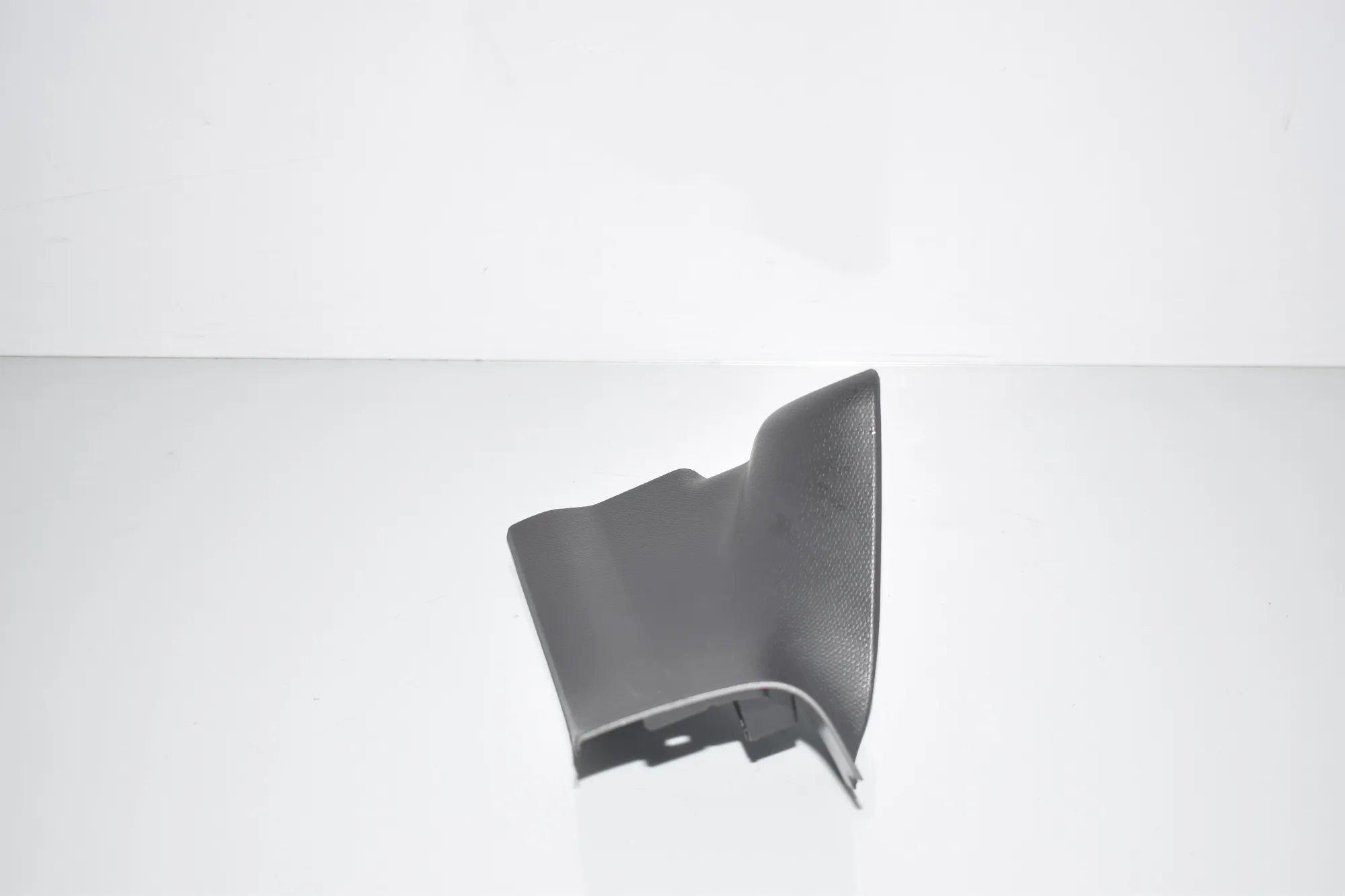 Rear Right Interior Step Trim – OEM 7272382 · BMW i3 (I01) Electric 2020 – 4
