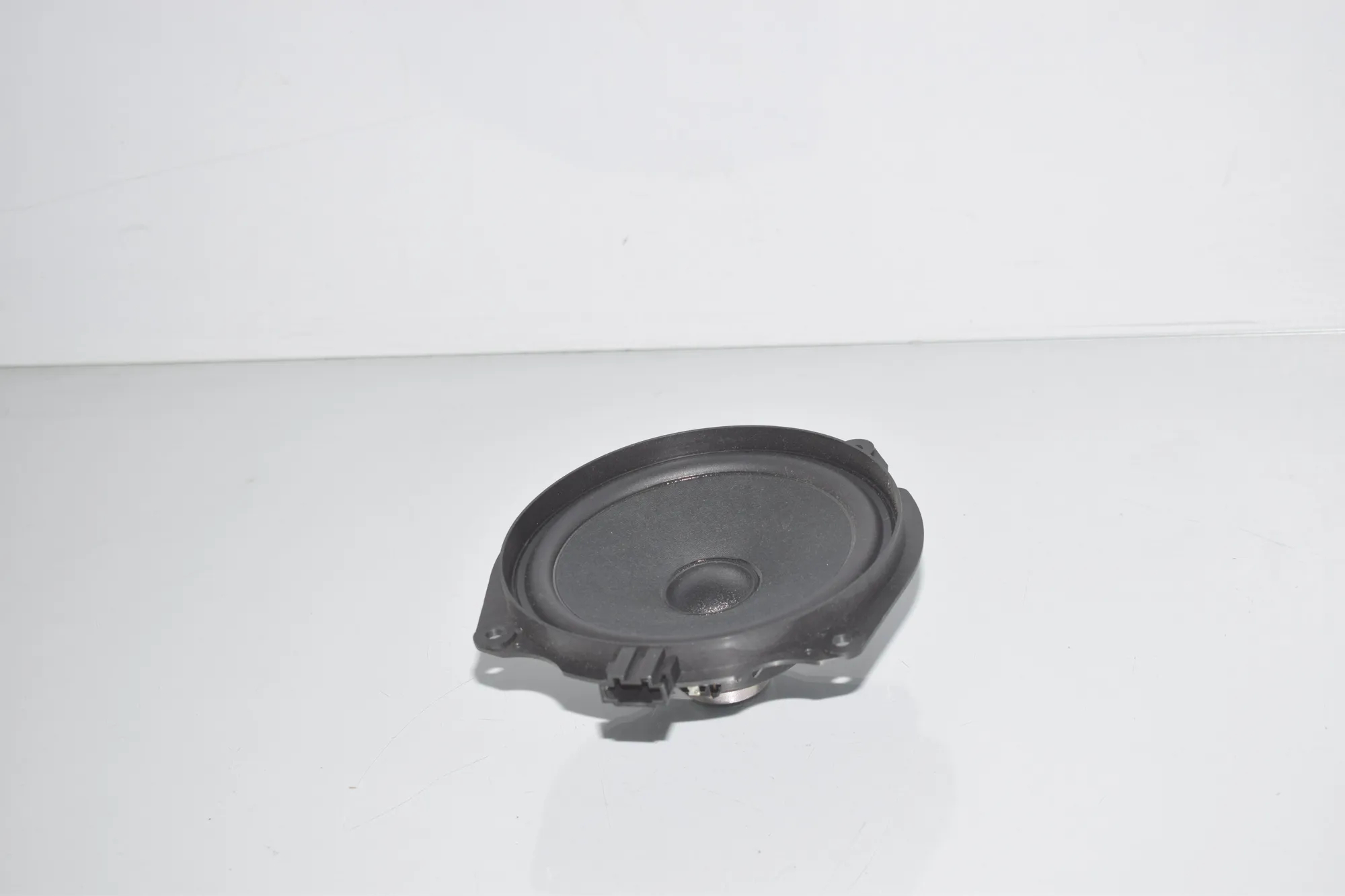 Left Side Floor Subwoofer – OEM 8715684 · BMW i3 (I01) Electric 2020
