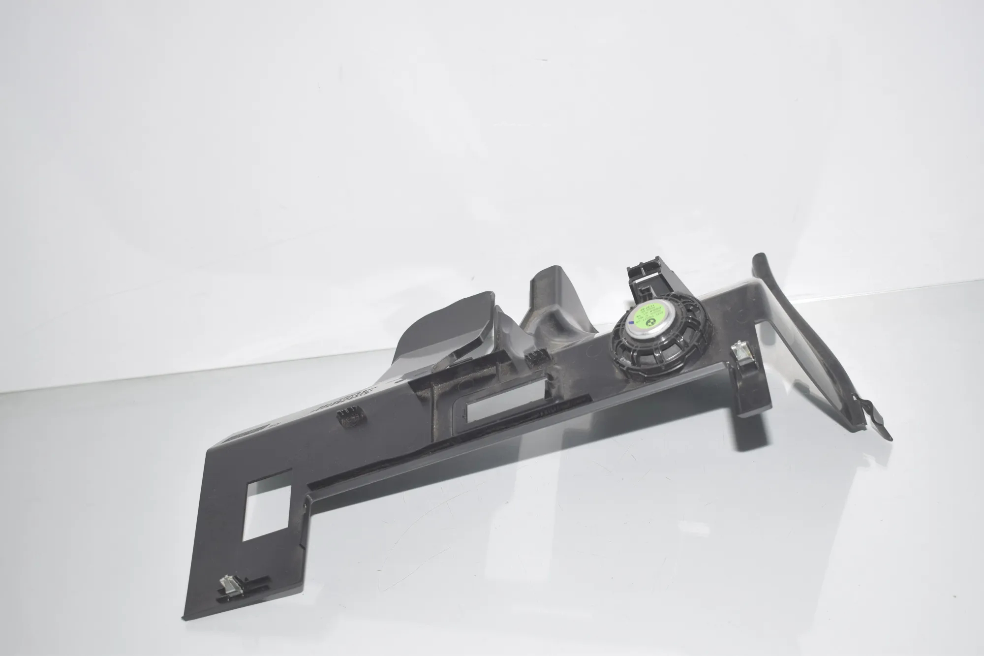 Dashboard Lower Trim – OEM 9283030 · BMW i3 (I01) Electric 2020 – 2