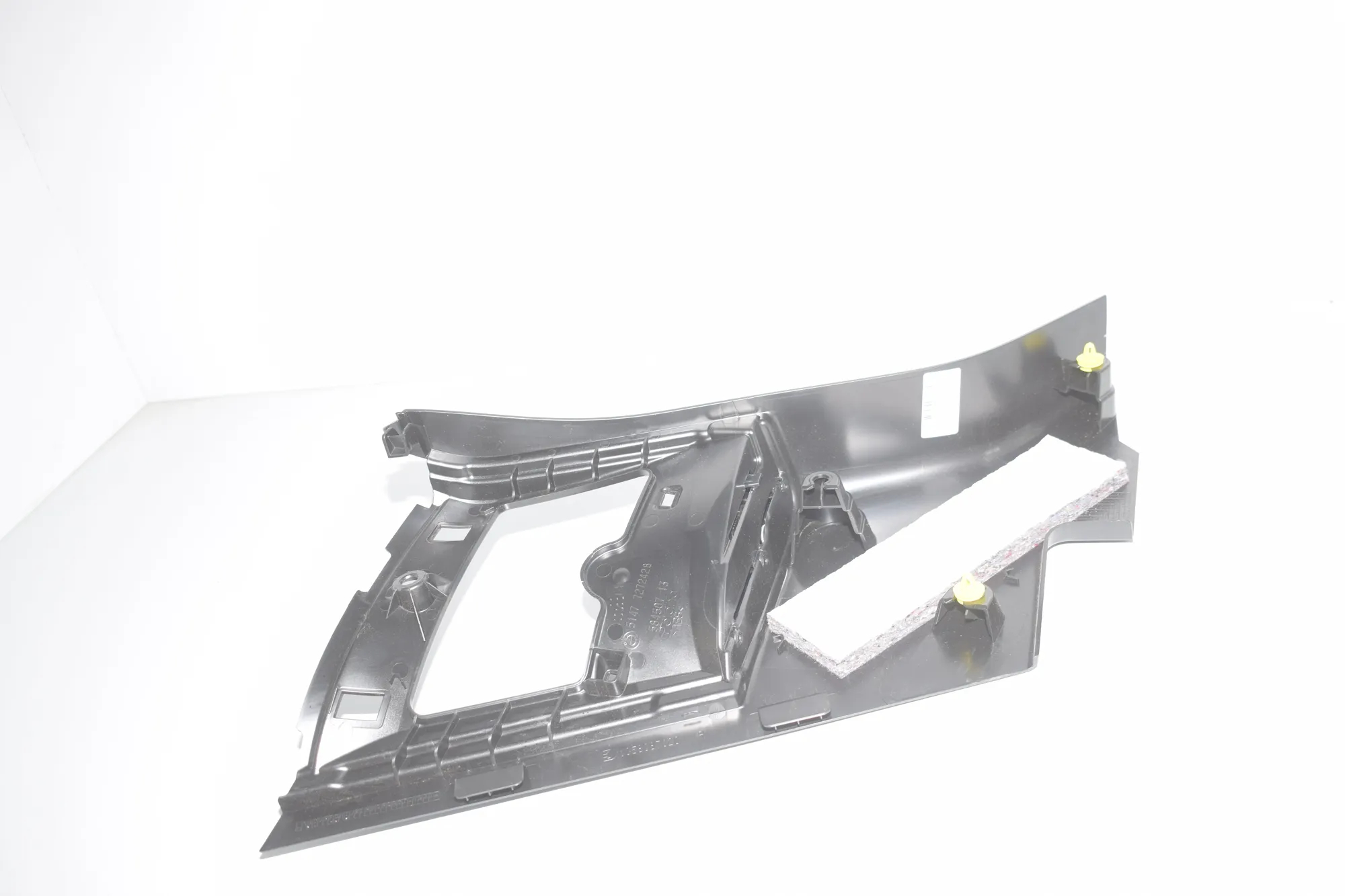 Right Side Pillar Trim – OEM 7272428 · BMW i3 (I01) Electric 2020 – 4
