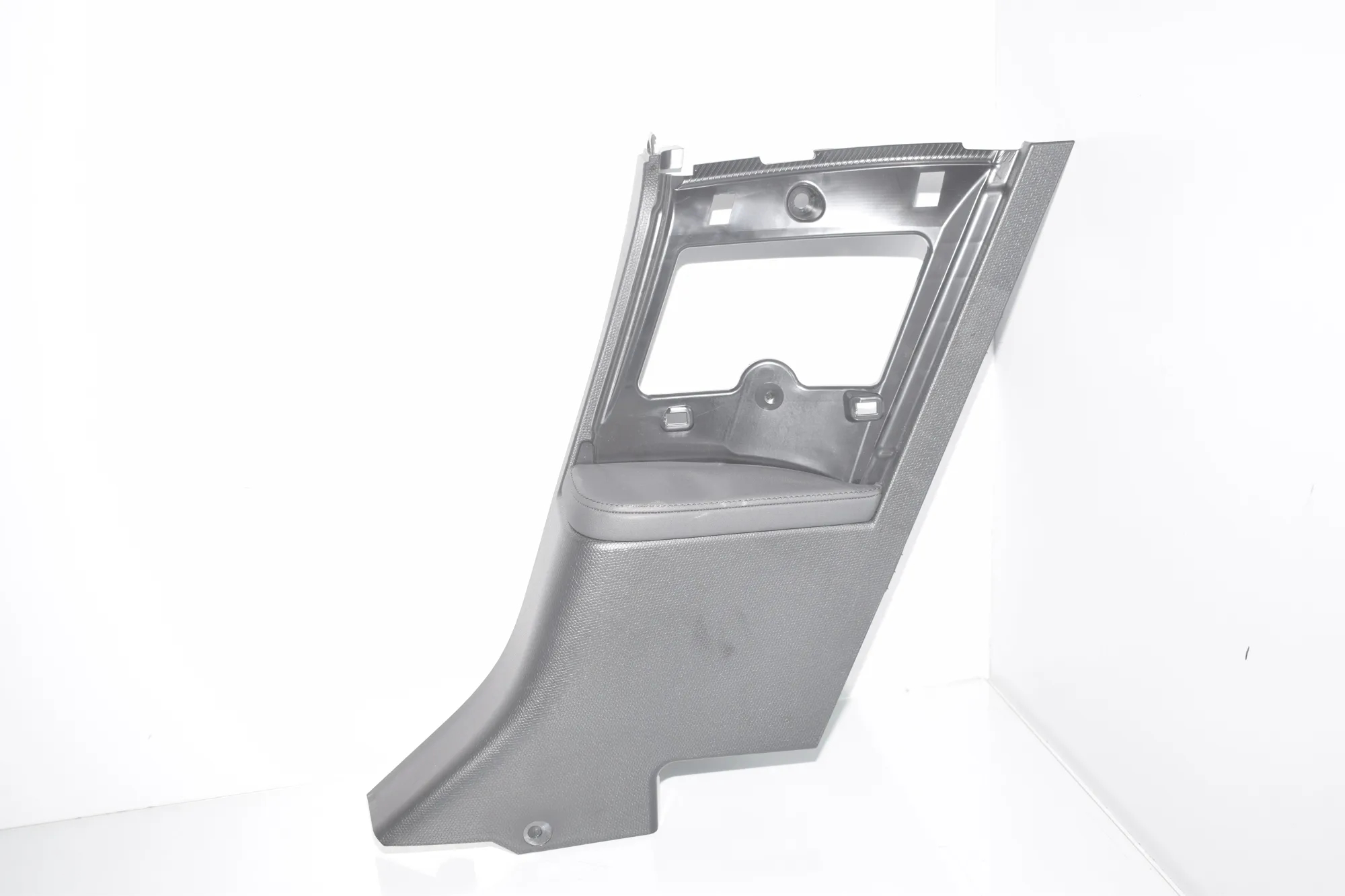 Right Side Pillar Trim – OEM 7272428 · BMW i3 (I01) Electric 2020