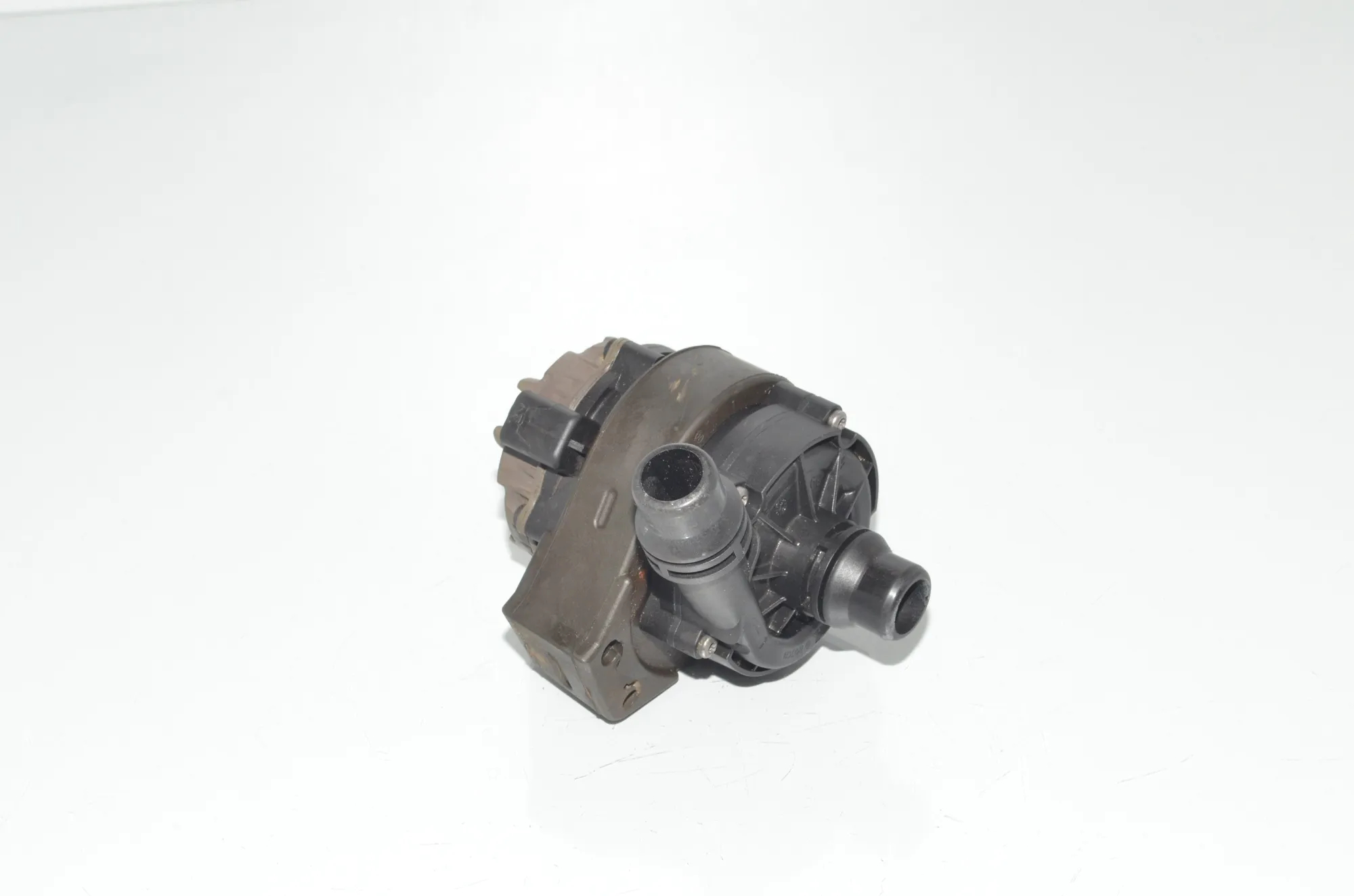 Auxiliary Water Pump – OEM 6834936 · BMW X7 (G07) (2019 - -) xDrive 30 d 2019