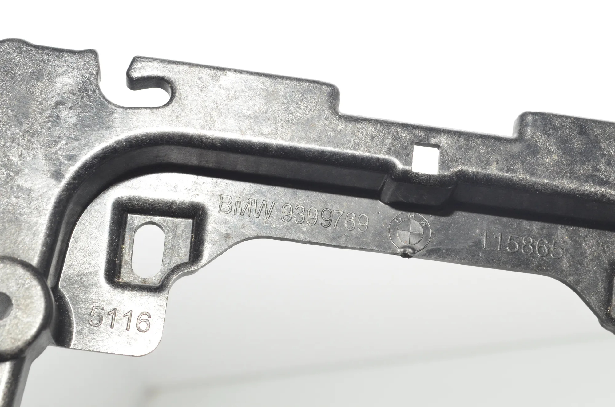 Bracket – OEM 9399769 · BMW X7 (G07) (2019 - -) xDrive 30 d 2019 – 5