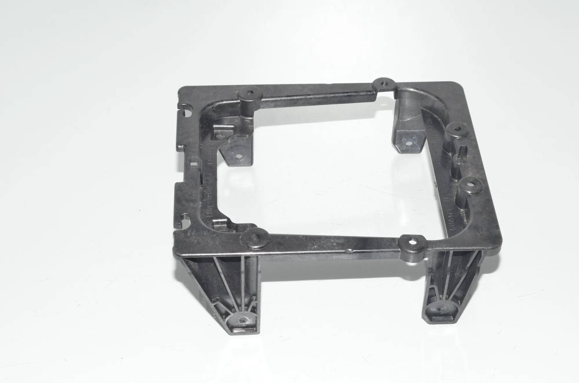 Bracket – OEM 9399769 · BMW X7 (G07) (2019 - -) xDrive 30 d 2019 – 4