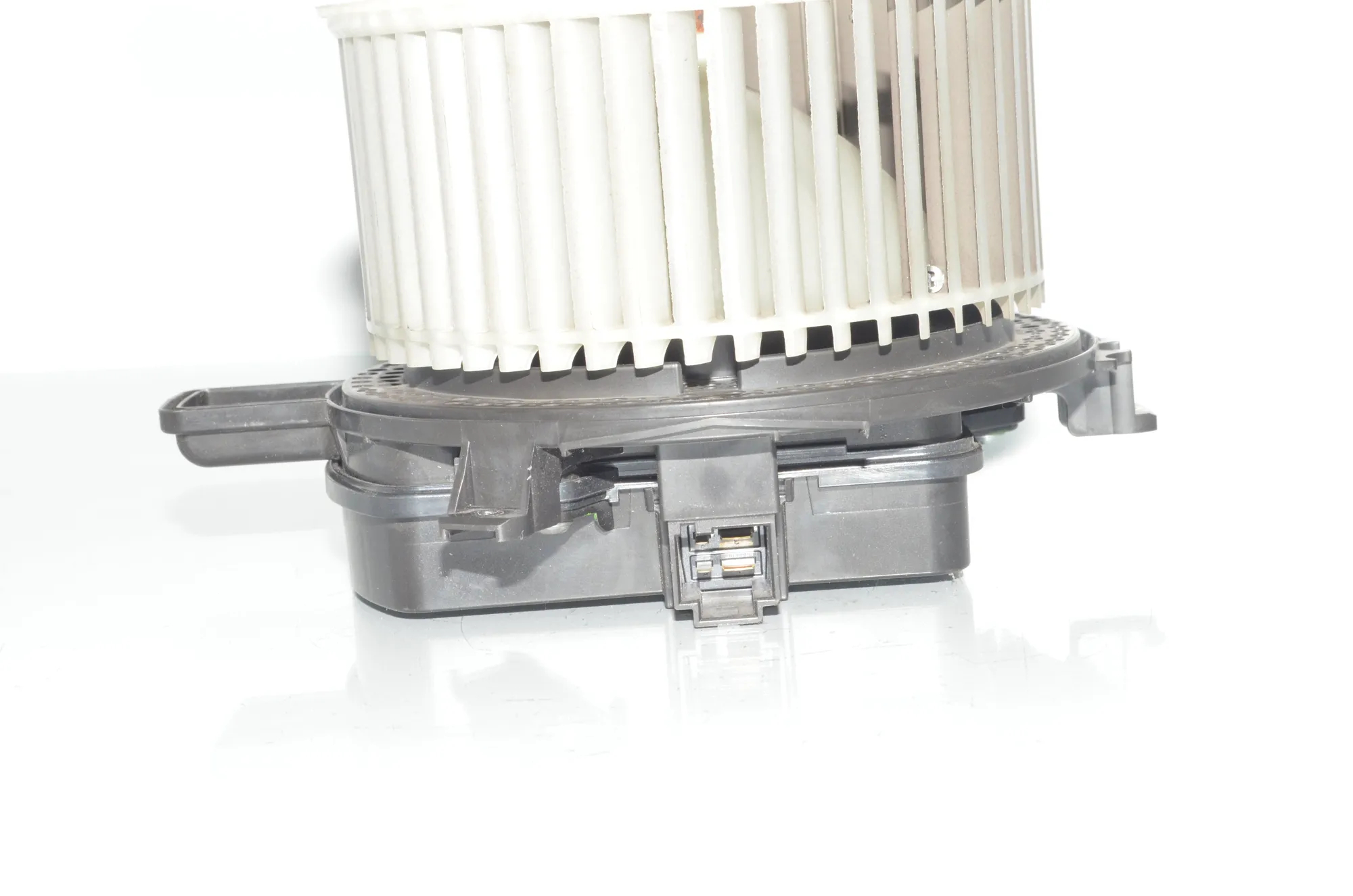 Heater Blower Fan – OEM GX022003 · BMW X7 (G07) BMW X7 (G07) xDrive 30 d 2019 – 5
