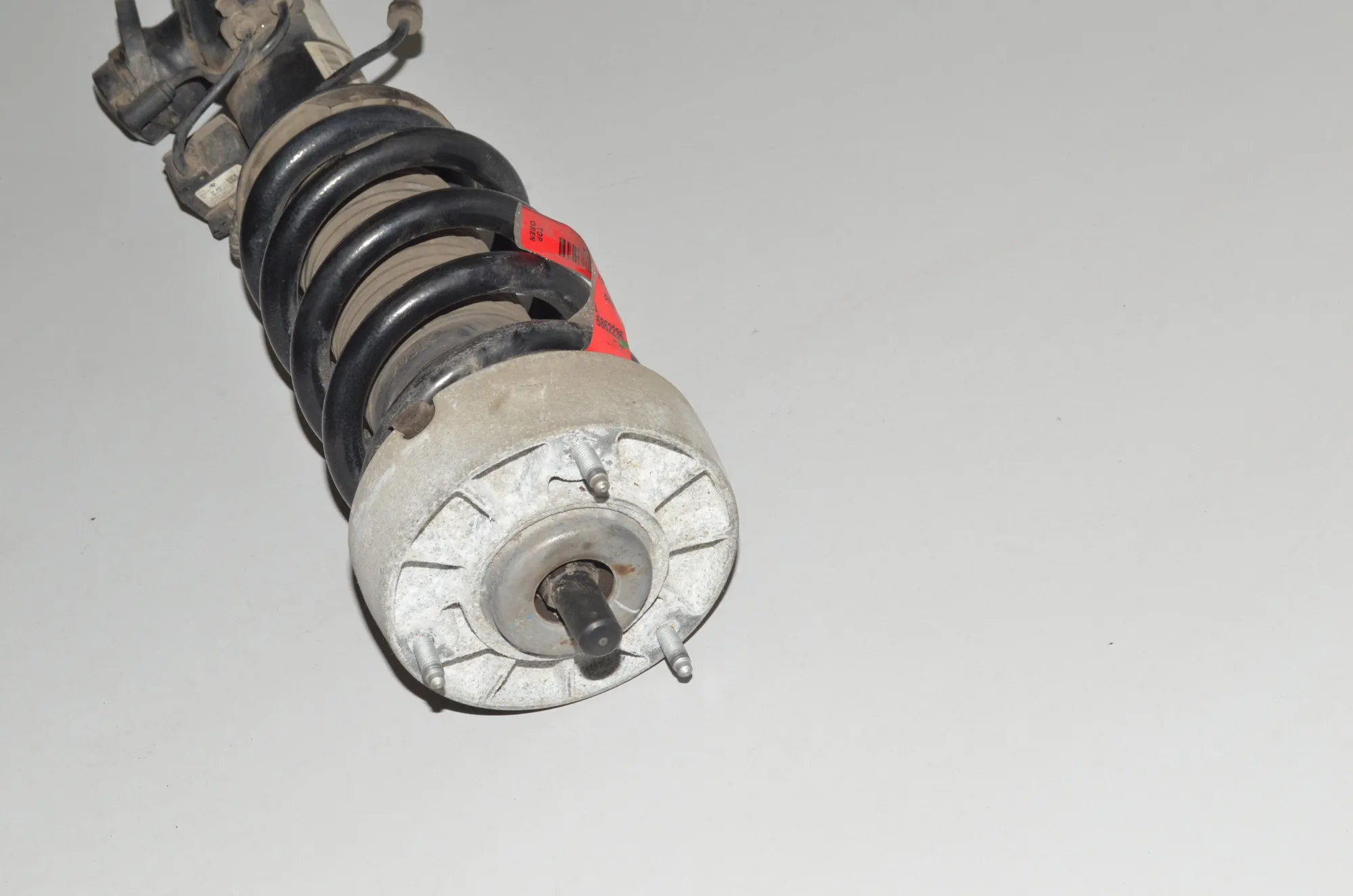 Front Left Shock Absorber – OEM 6862236 · BMW X6 (F16, F86) M 50 d 2016 – 4