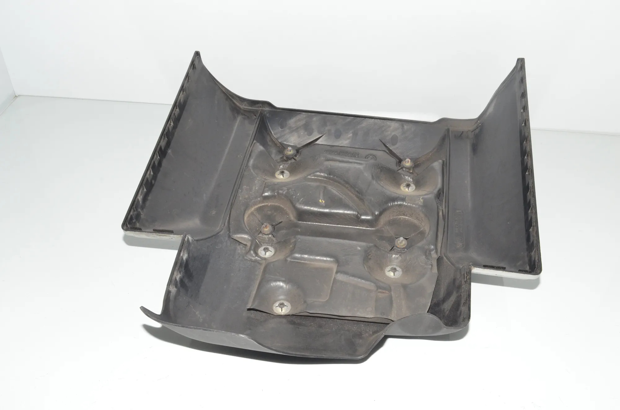 Engine Cover – OEM 7513302 · BMW X5 (E53) BMW X5 (E53) 4.6 is 2002 – 3
