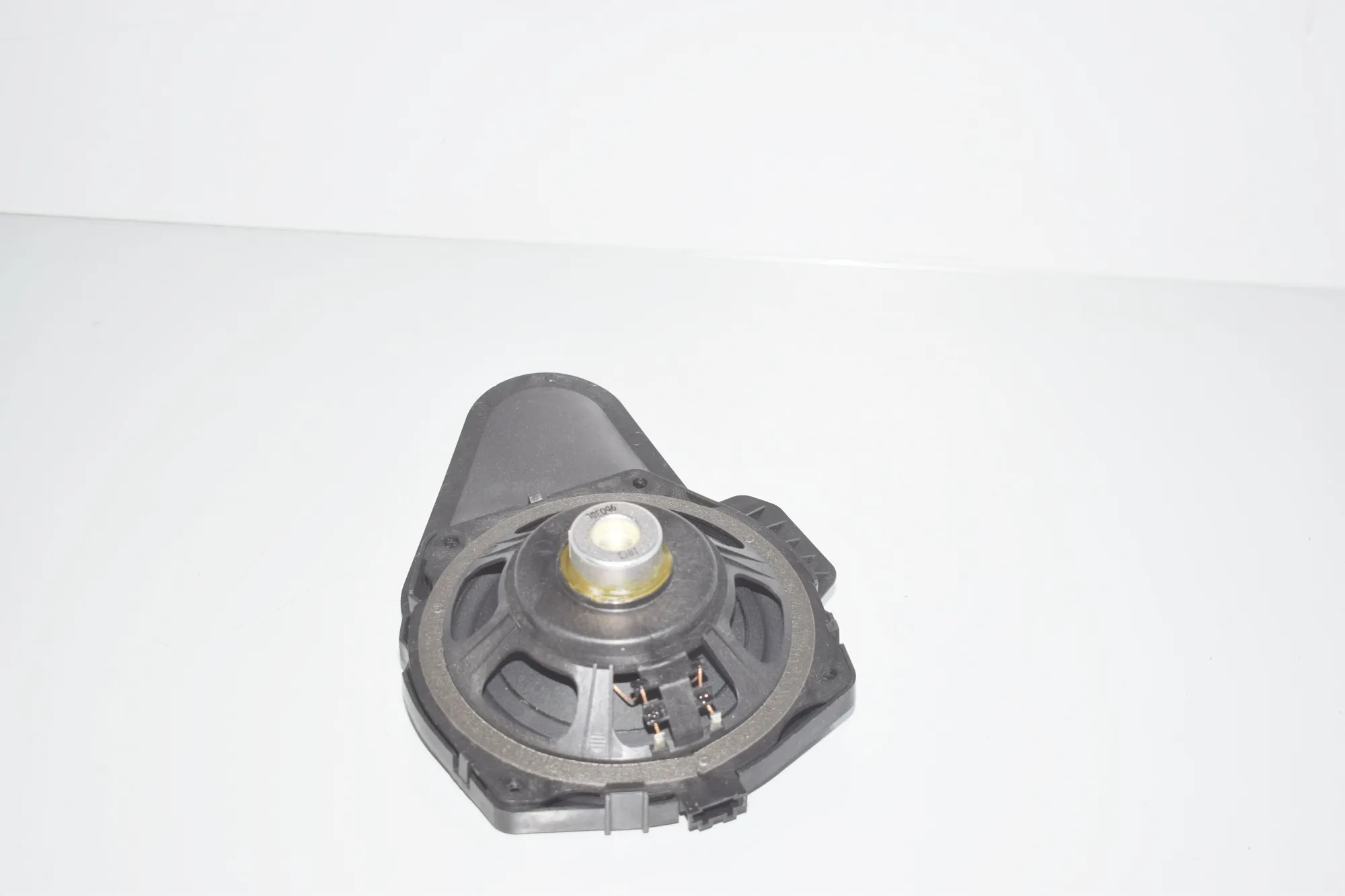 Left Side Floor Subwoofer – OEM 8715684 · BMW i3 (I01) Electric 2020 – 4