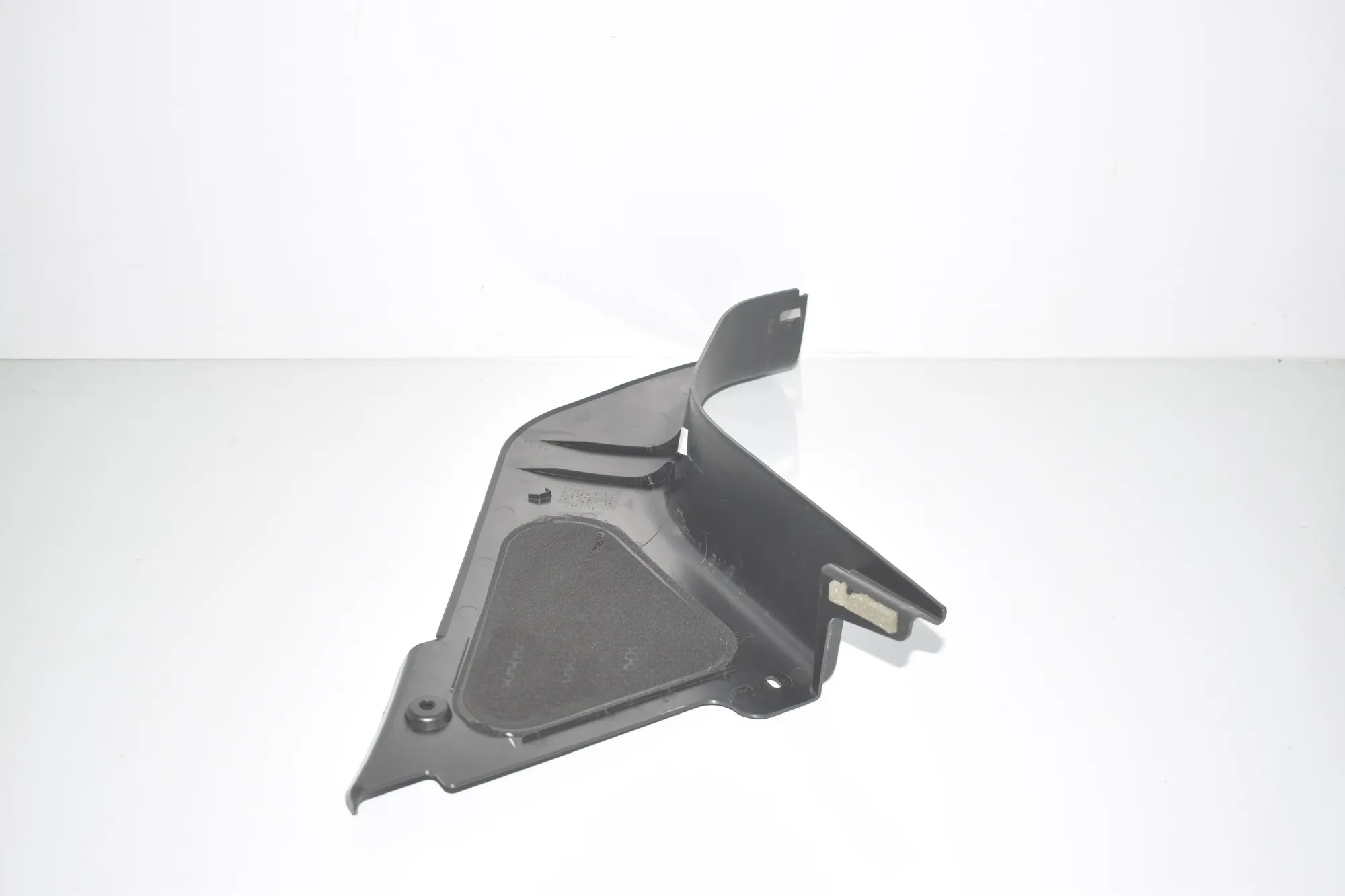 Front Right Interior Step Trim – OEM 7272418 · BMW i3 (I01) Electric 2020 – 4
