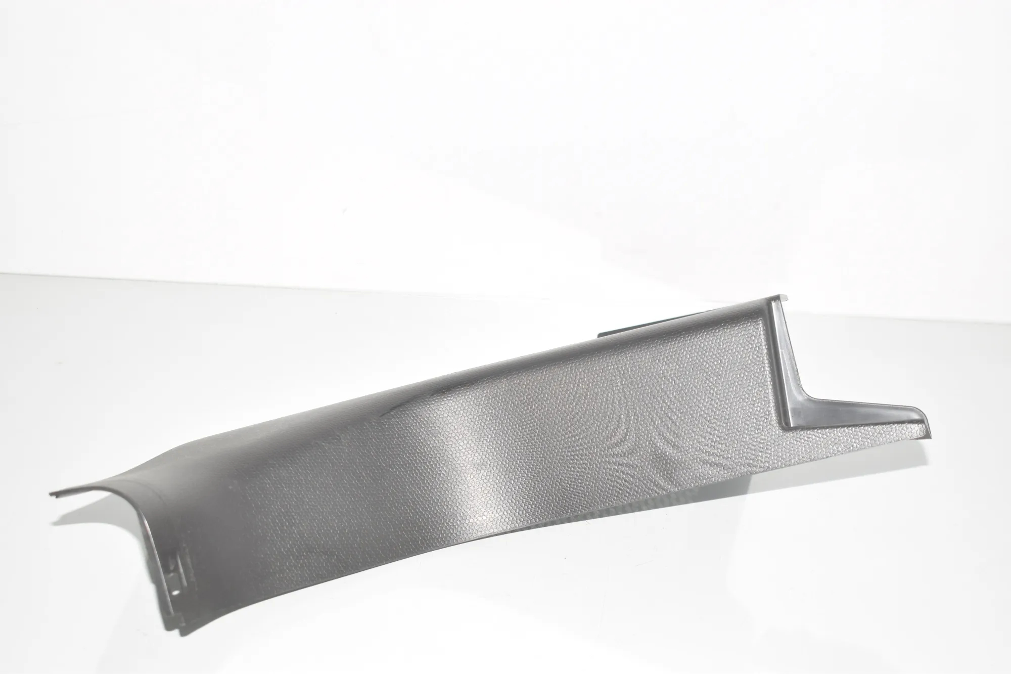 Front Right Interior Step Trim – OEM 7272418 · BMW i3 (I01) Electric 2020