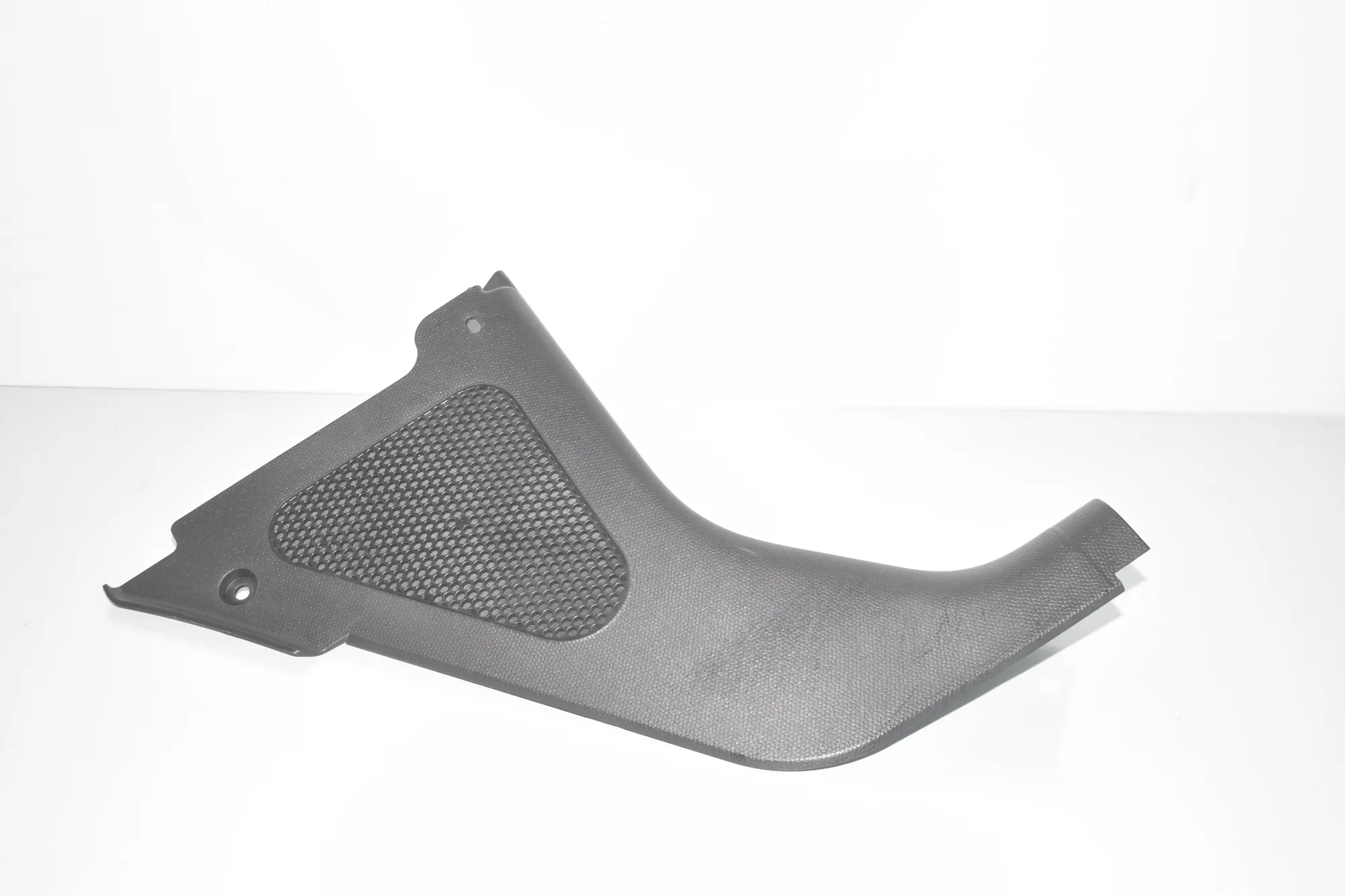Front Right Interior Step Trim – OEM 7272418 · BMW i3 (I01) Electric 2020 – 2