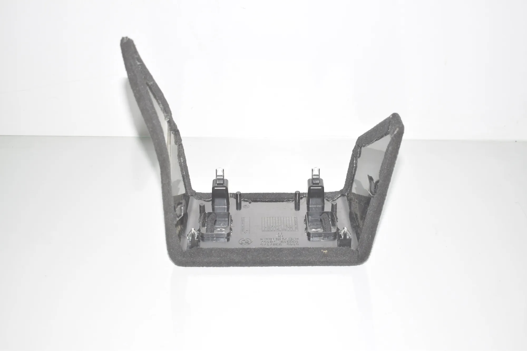 Center Console Trim – OEM 9387175 · BMW i3 (I01) Electric 2020 – 2