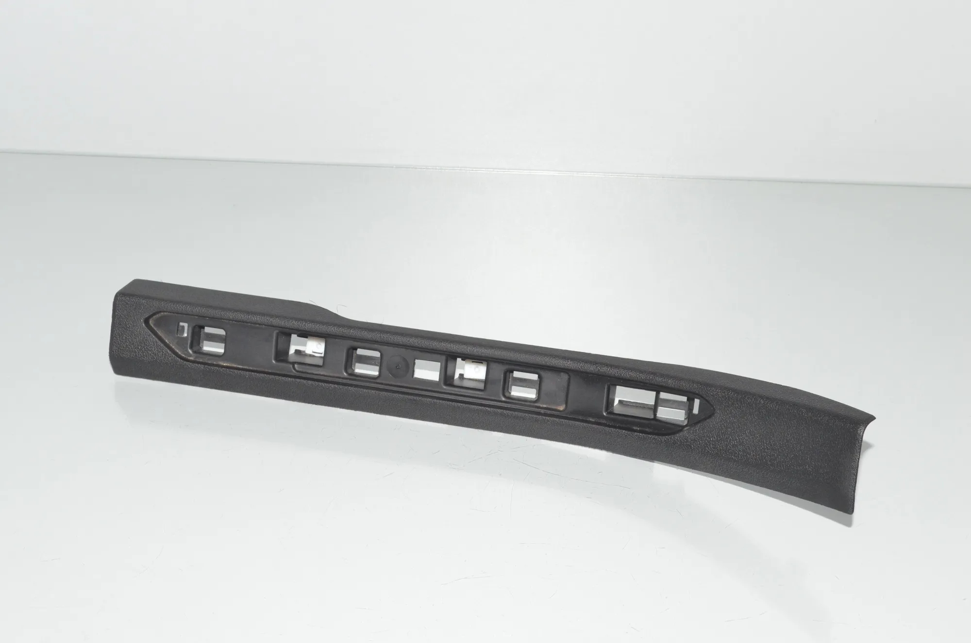 Rear Left Interior Step Trim – OEM 7434257 · BMW X7 (G07) (2019 - -) xDrive 30 d 2019 – 3