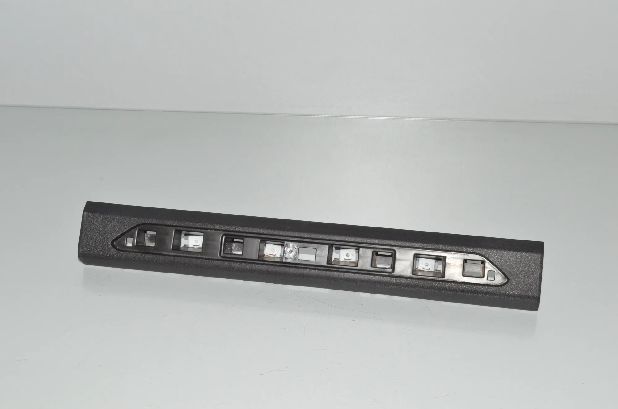 Front Left Interior Step Trim – OEM 7434239 · BMW X7 (G07) (2019 - -) xDrive 30 d 2019 – 2