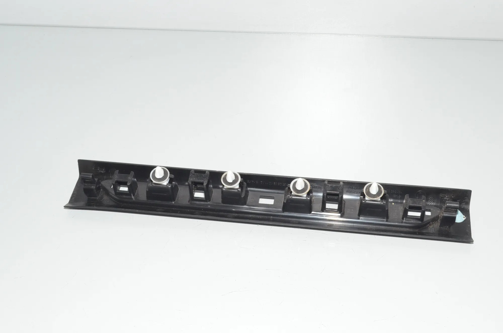Front Left Interior Step Trim – OEM 7434239 · BMW X7 (G07) (2019 - -) xDrive 30 d 2019 – 3