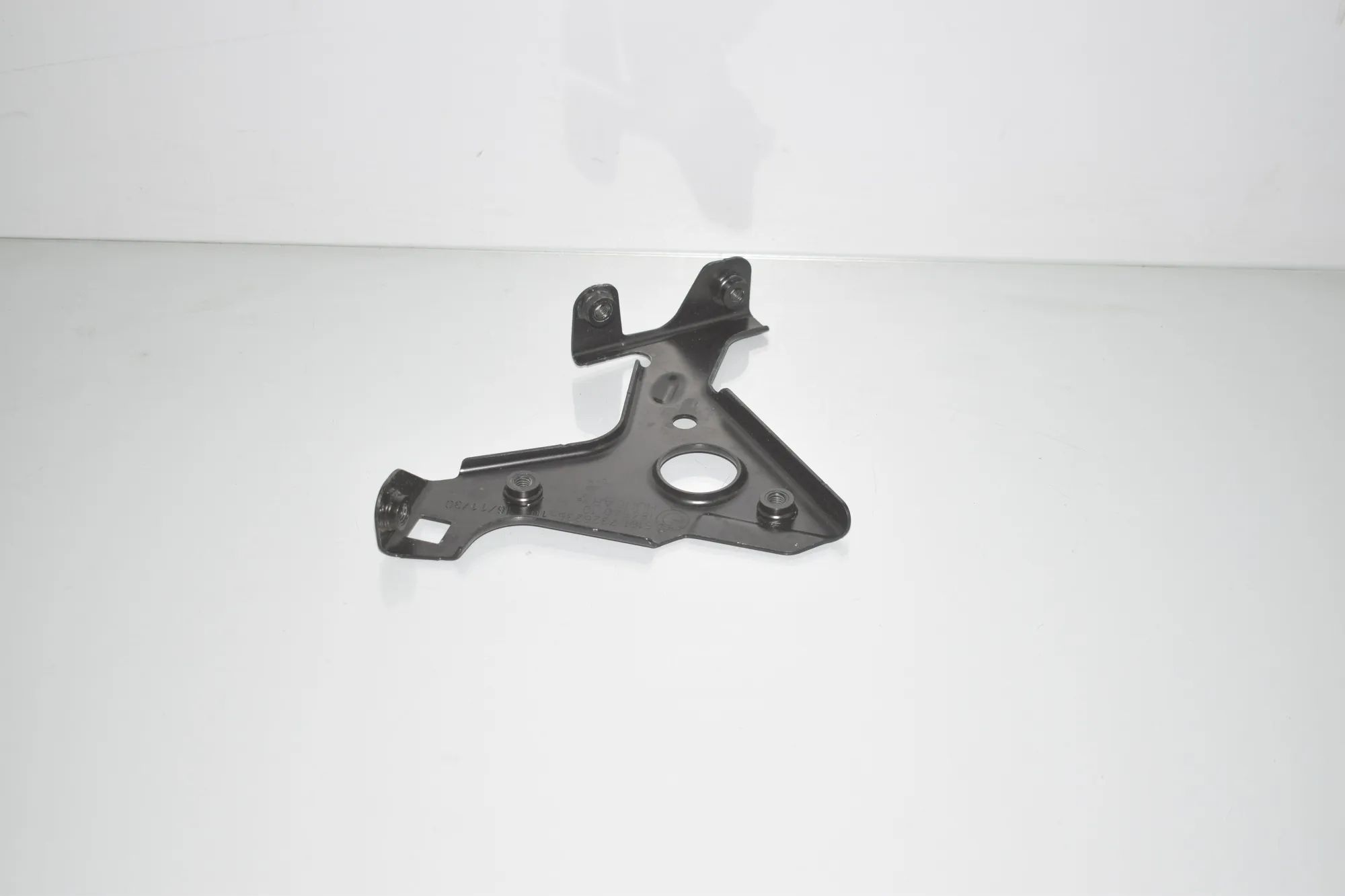 Bracket – OEM 7326236 · BMW 3 (F30, F80) 320 i 2017