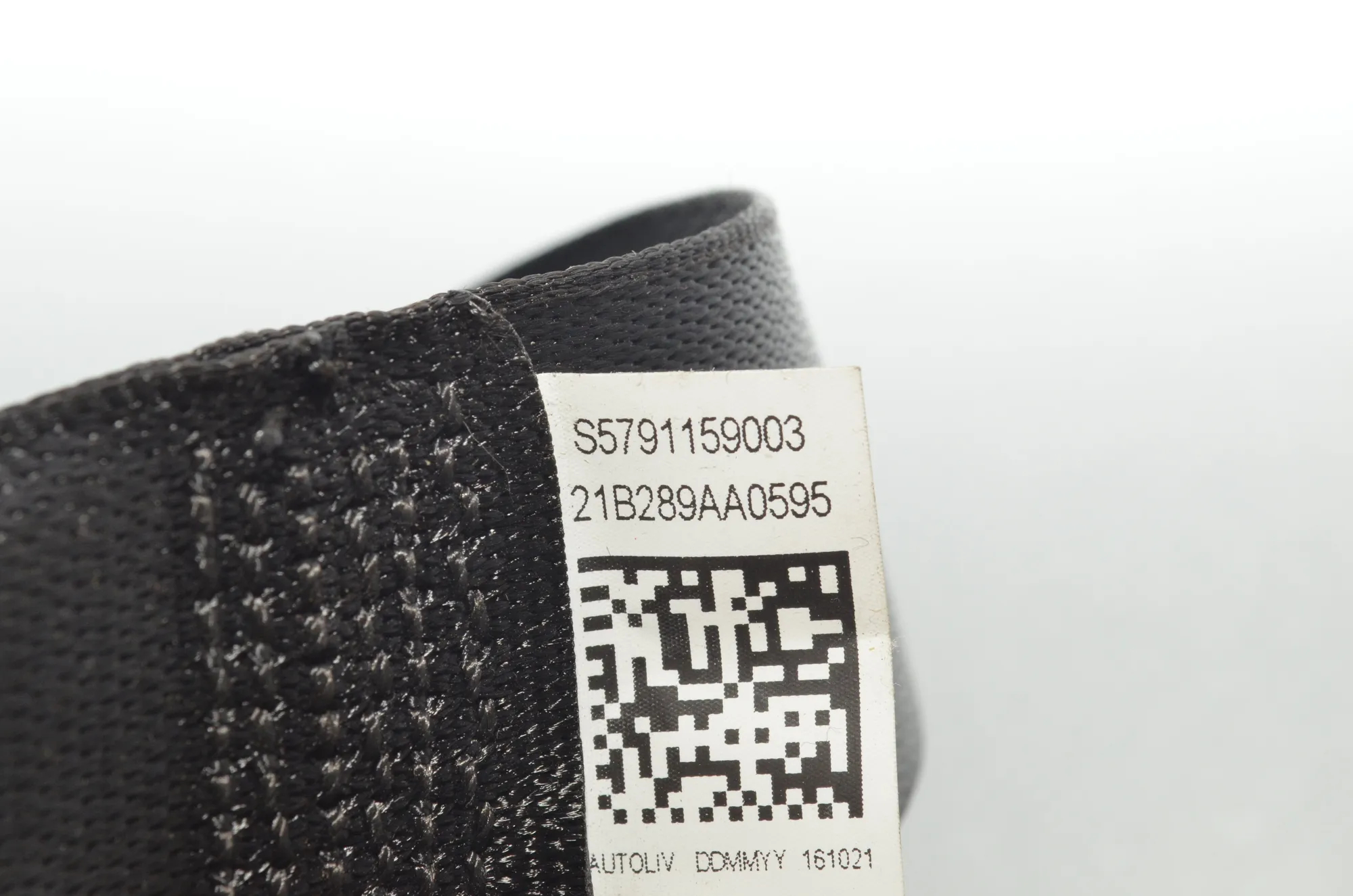 Rear Middle Seatbelt – OEM 7911590 · BMW iX (I20) BMW iX (I20) xDrive50 2022 – 5