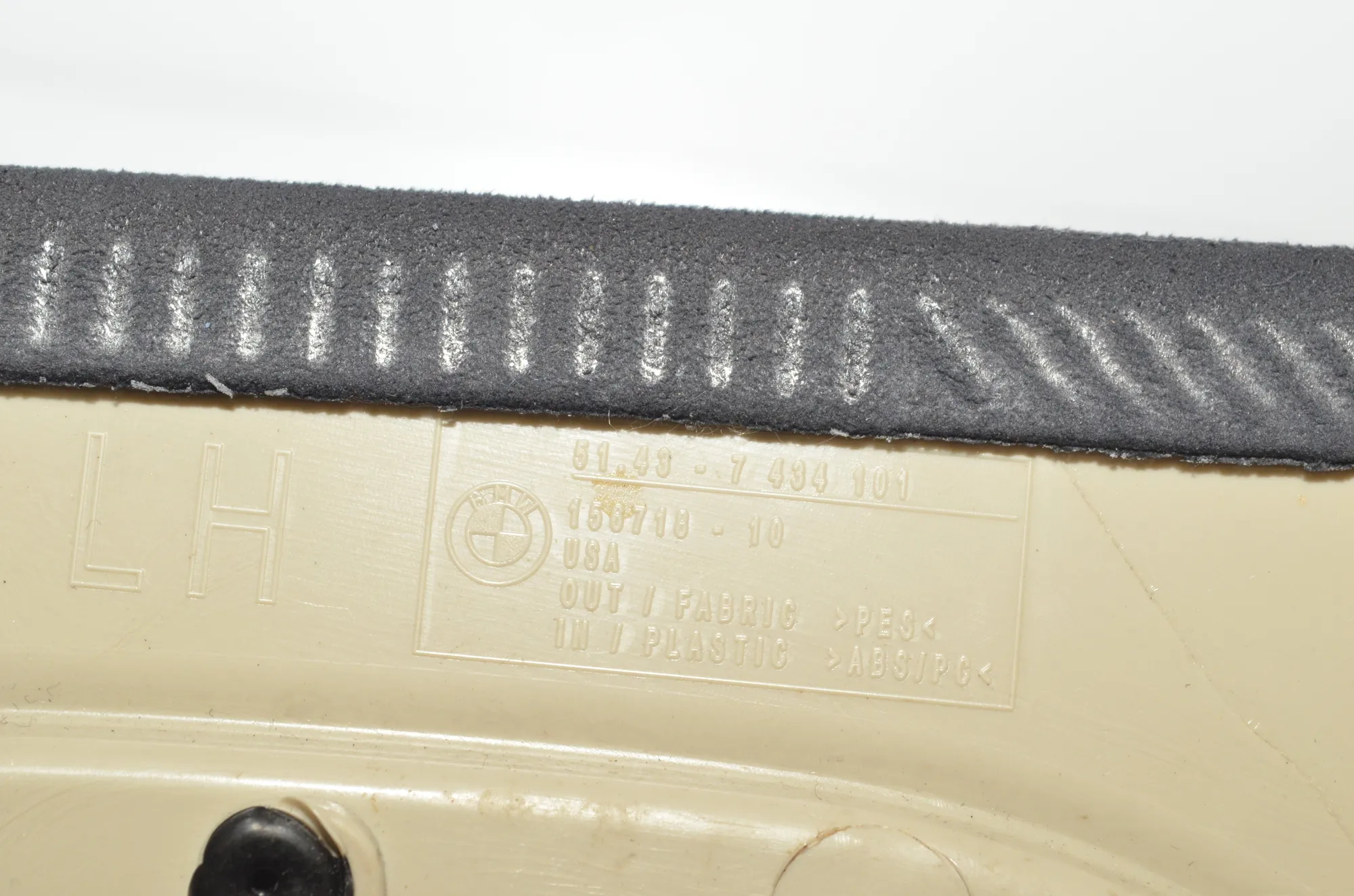 Rear Left Pillar Trim – OEM 7955437 · BMW X7 (G07) (2019 - -) xDrive 30 d 2019 – 4