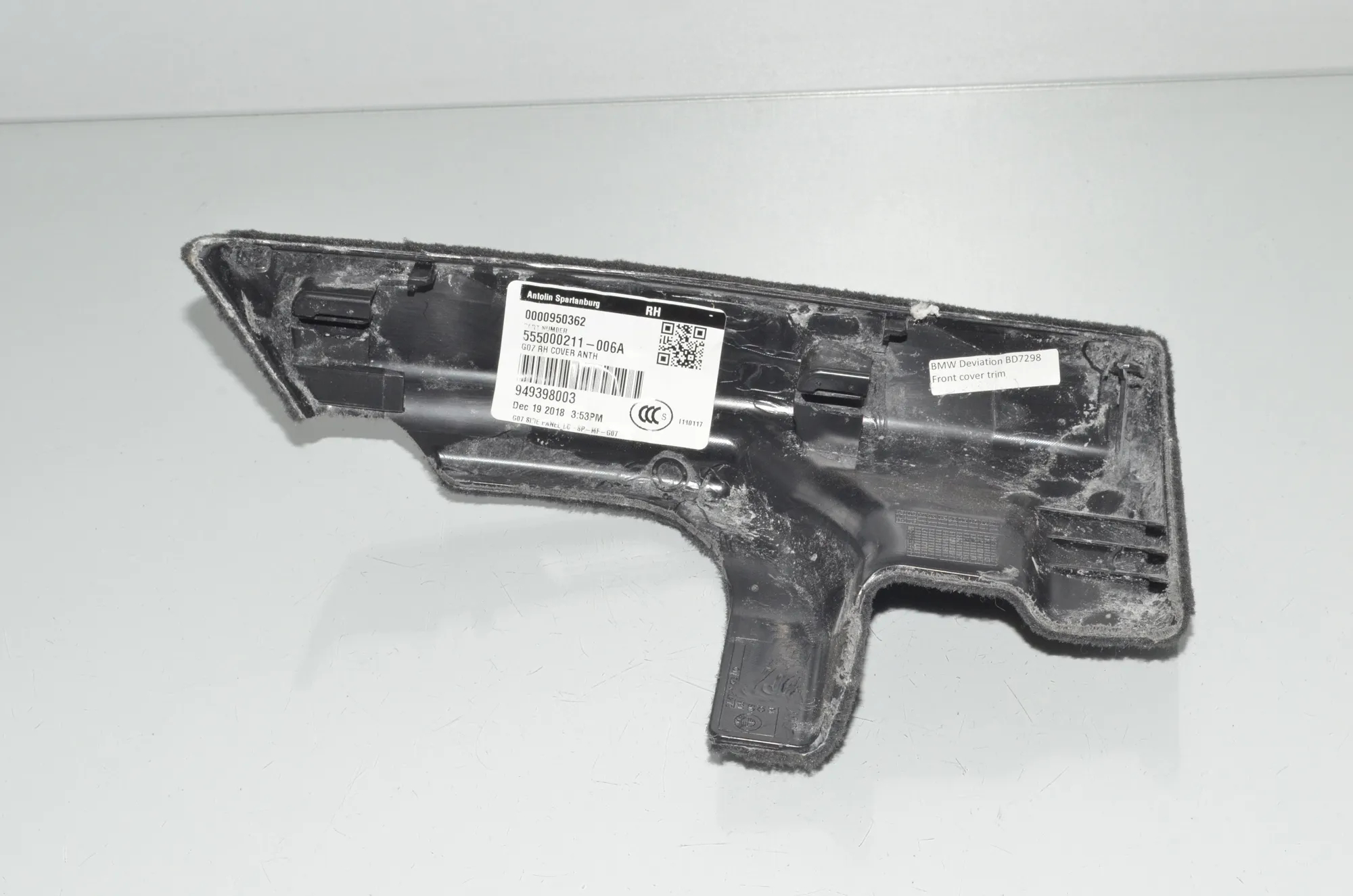 Right Side Trunk Trim – OEM 9493980 · BMW X7 (G07) (2019 - -) xDrive 30 d 2019 – 4