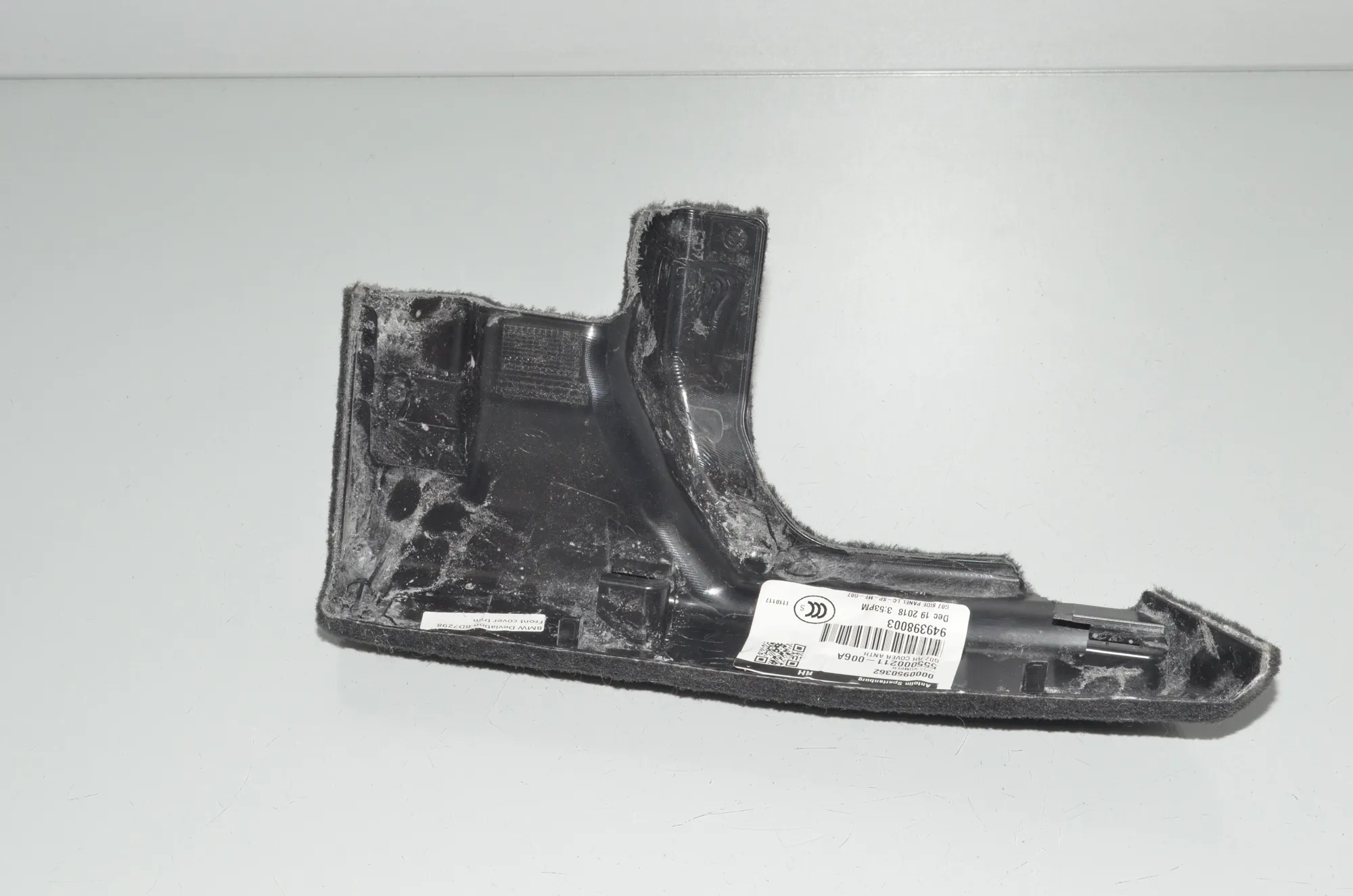Right Side Trunk Trim – OEM 9493980 · BMW X7 (G07) (2019 - -) xDrive 30 d 2019 – 3