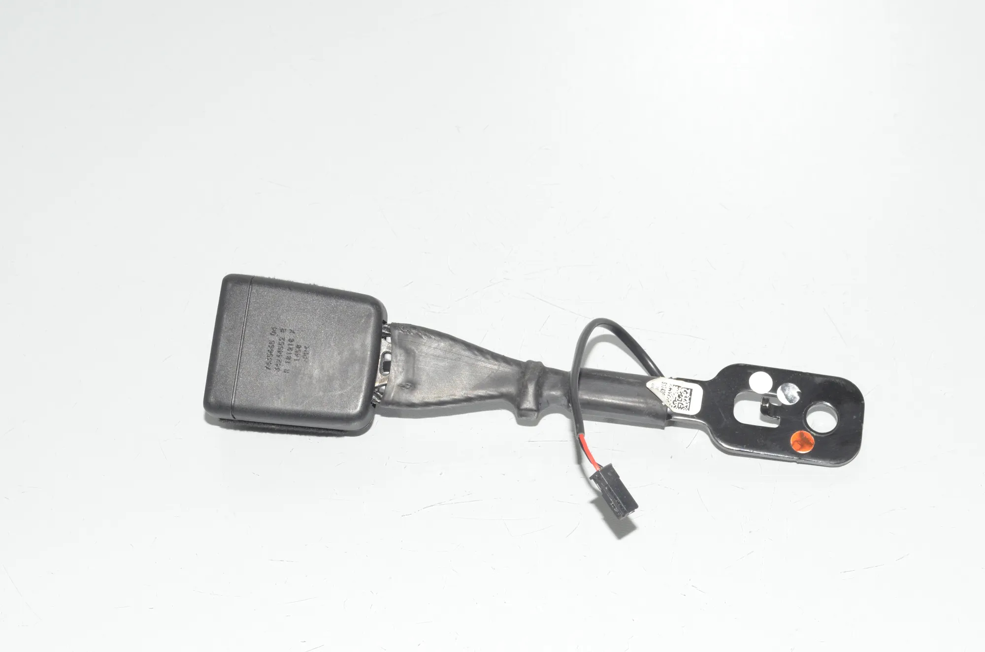 Front Left Seat Buckle – OEM 7435665 · BMW X7 (G07) (2019 - -) xDrive 30 d 2019 – 3
