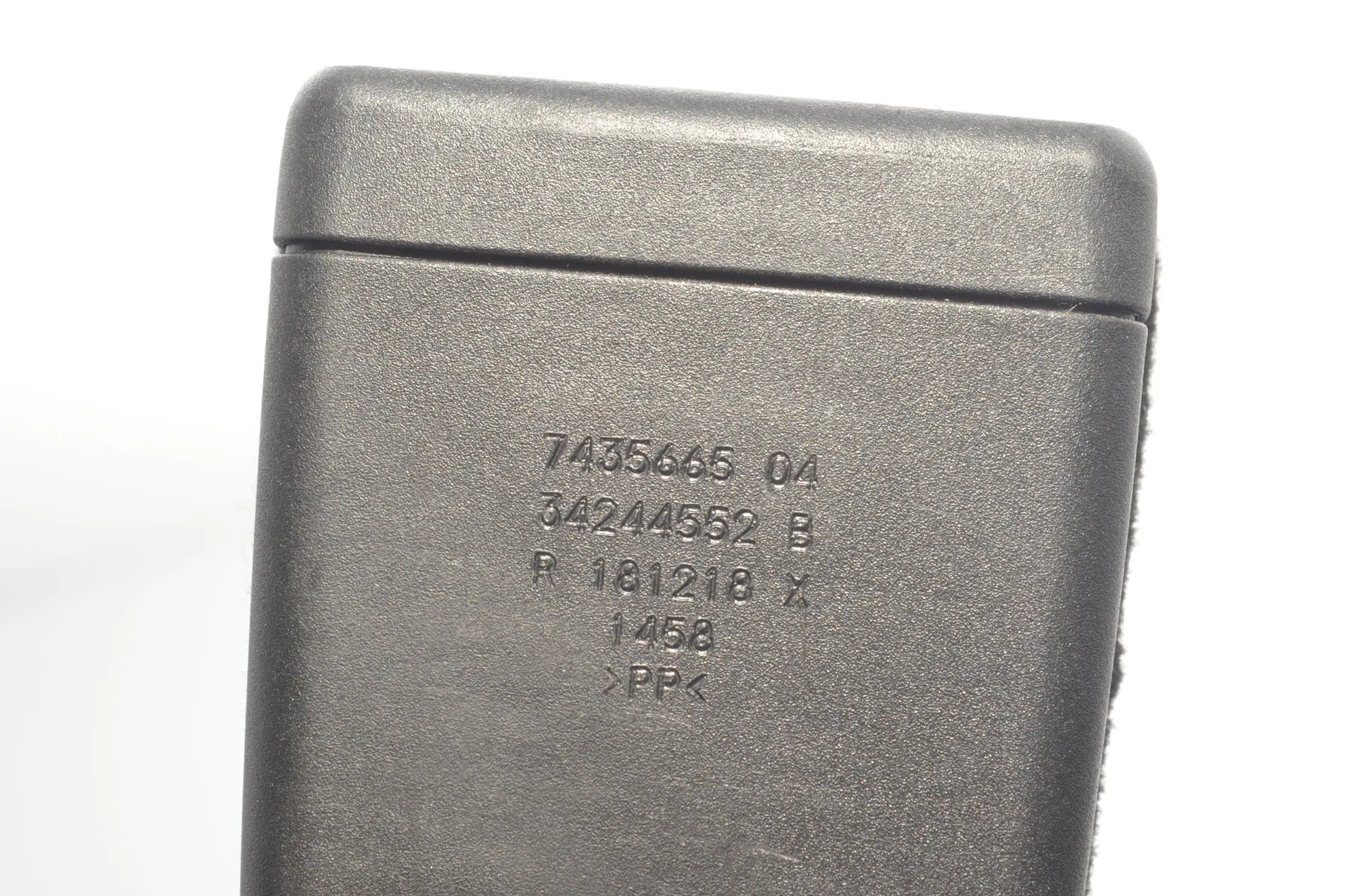 Front Left Seat Buckle – OEM 7435665 · BMW X7 (G07) (2019 - -) xDrive 30 d 2019 – 5