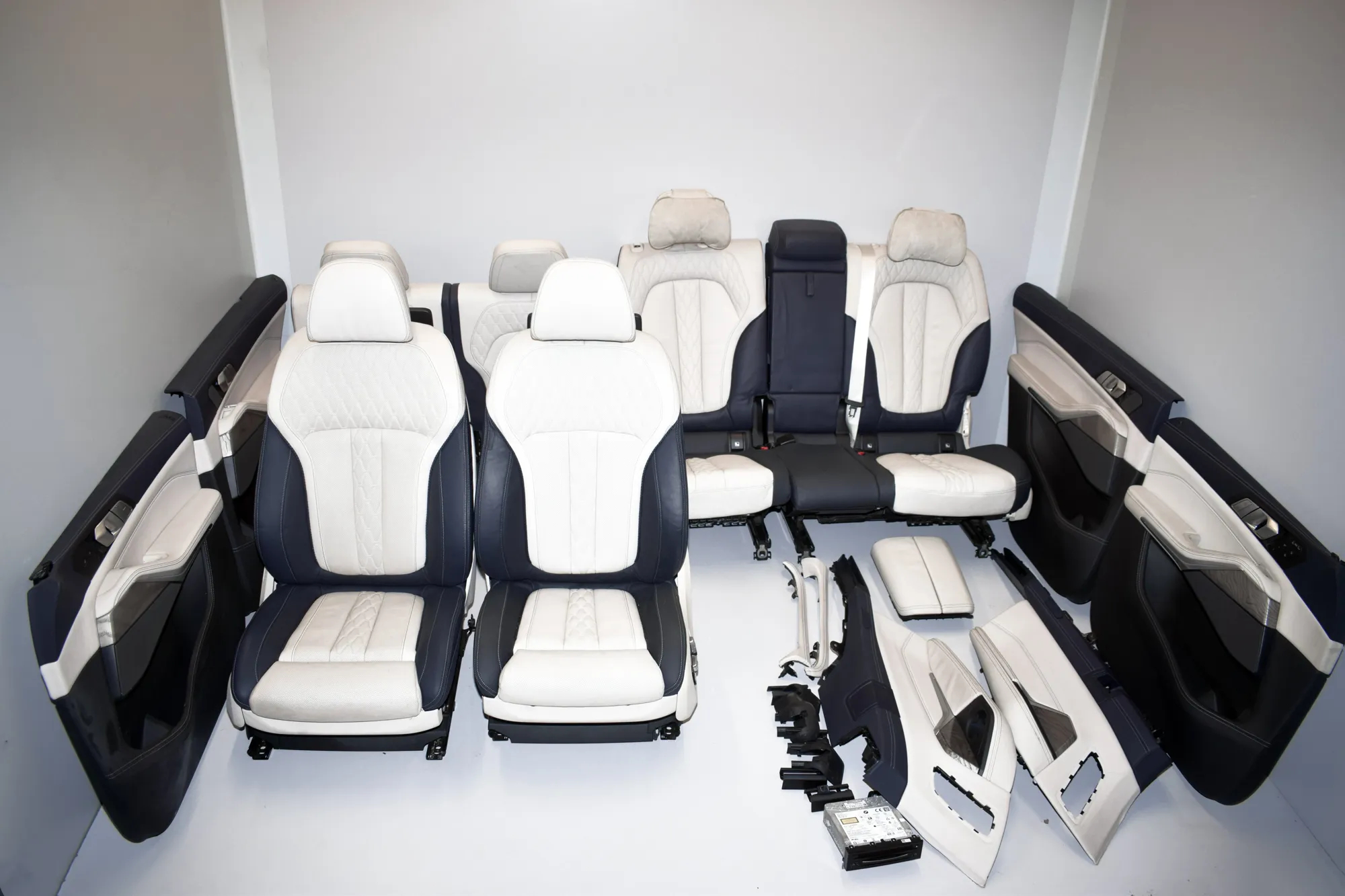 Seat set – OEM 0456 · BMW X7 (G07) (2019 - -) xDrive 30 d 2019 – 2