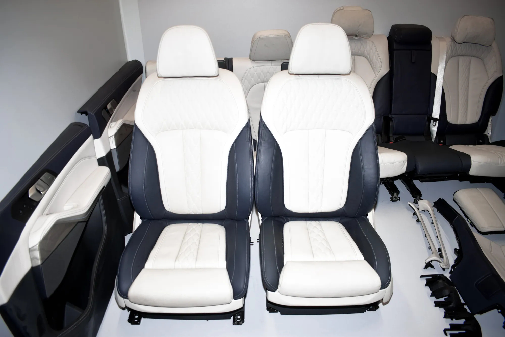 Seat set – OEM 0456 · BMW X7 (G07) (2019 - -) xDrive 30 d 2019 – 11