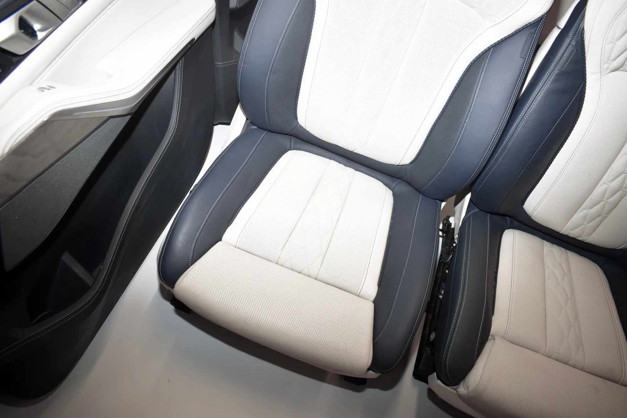 Seat set – OEM 0456 · BMW X7 (G07) (2019 - -) xDrive 30 d 2019 – 9