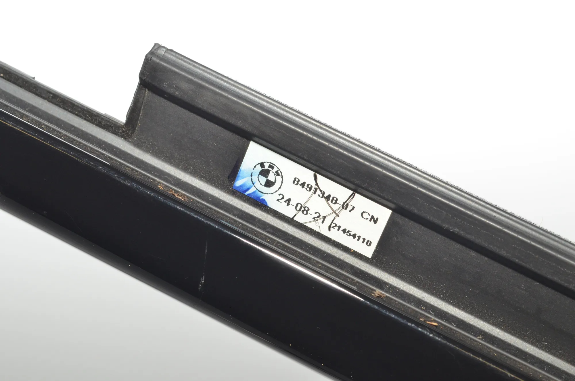 Rear Right Door Window Strip – OEM 8491348 · BMW iX (I20) BMW iX (I20) xDrive50 2022 – 5