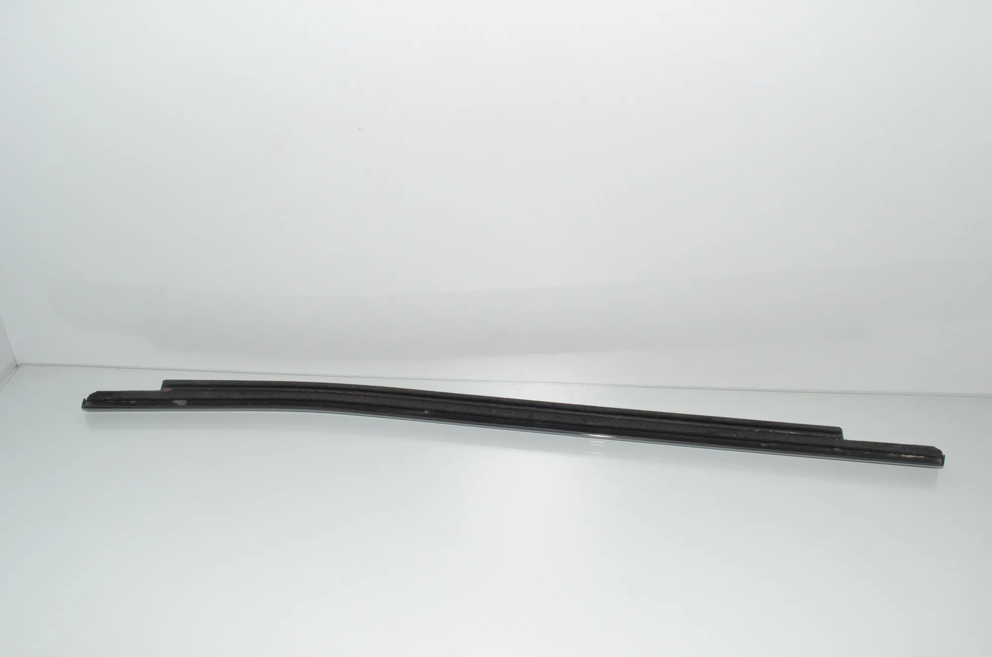 Rear Right Door Window Strip – OEM 8491348 · BMW iX (I20) BMW iX (I20) xDrive50 2022 – 4