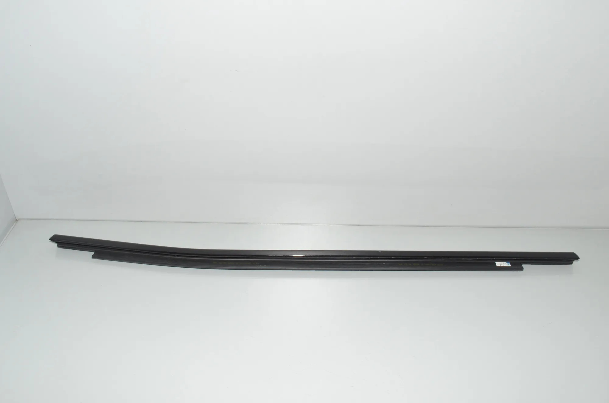 Rear Right Door Window Strip – OEM 8491348 · BMW iX (I20) BMW iX (I20) xDrive50 2022