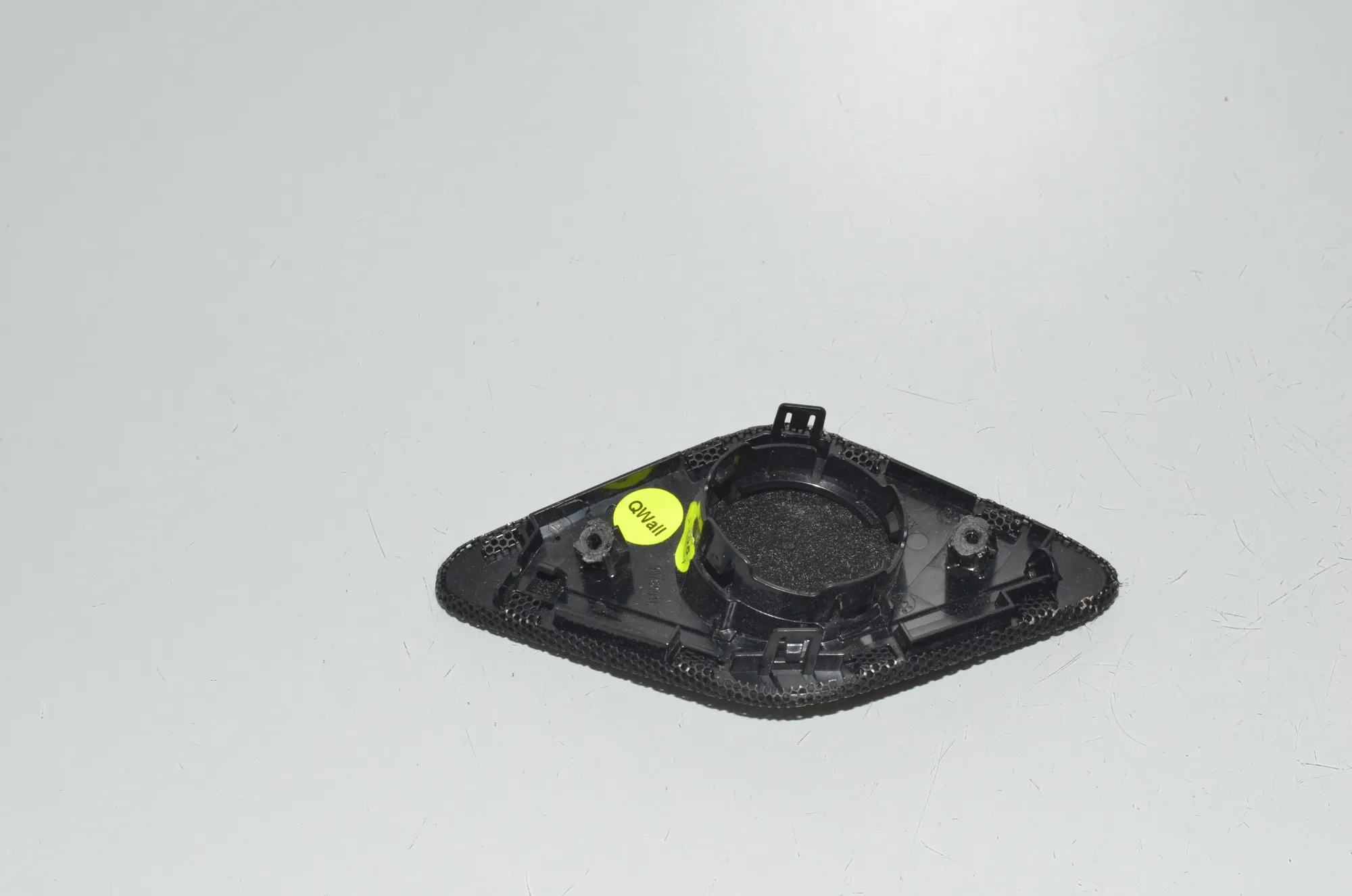 Loudspeaker Cover – OEM 9495991 · BMW iX (I20) BMW iX (I20) xDrive50 2022 – 3