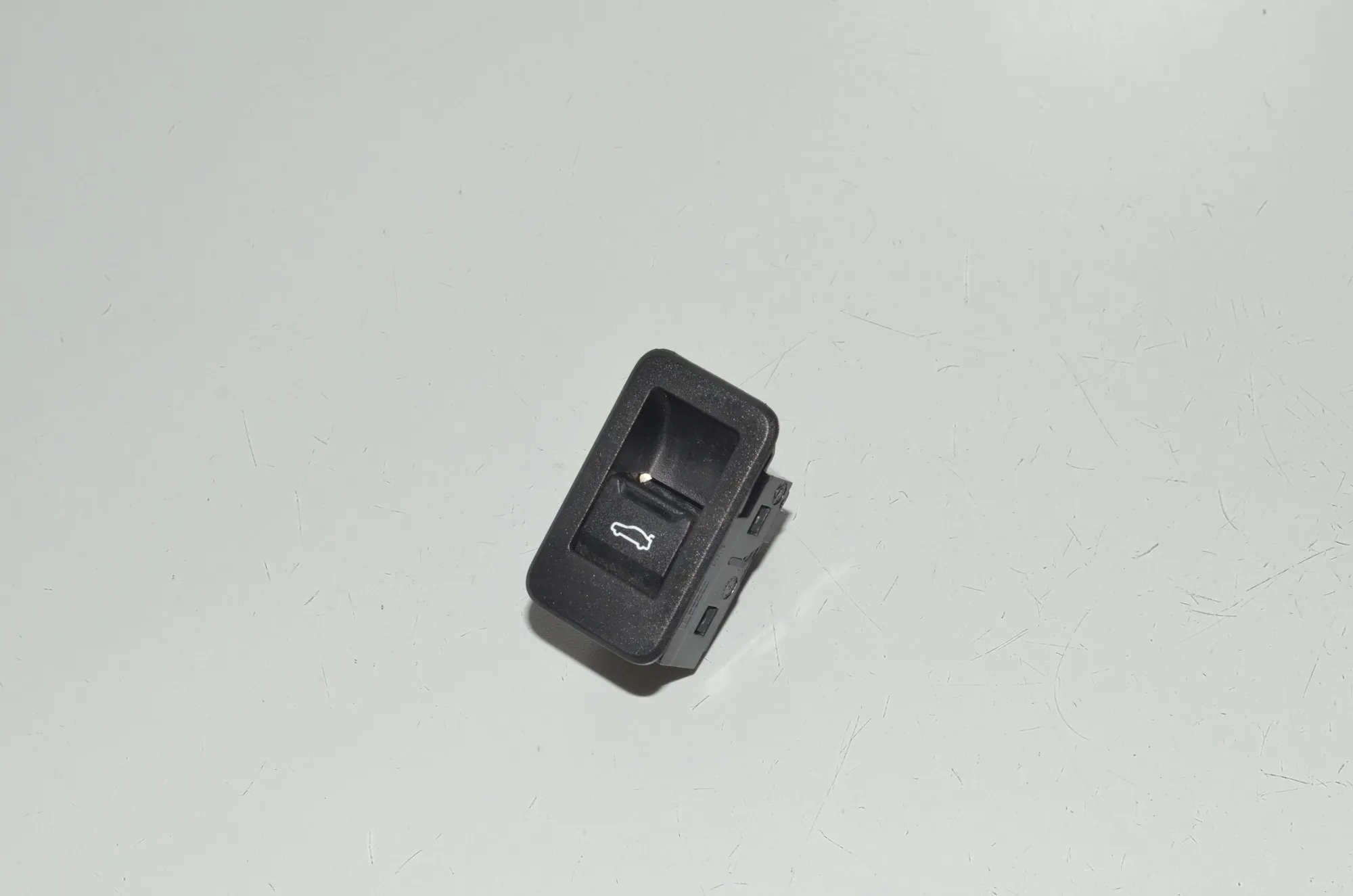 Tailgate Open Switch – OEM 5A2BCB6 · BMW iX (I20) BMW iX (I20) xDrive50 2022 – 2