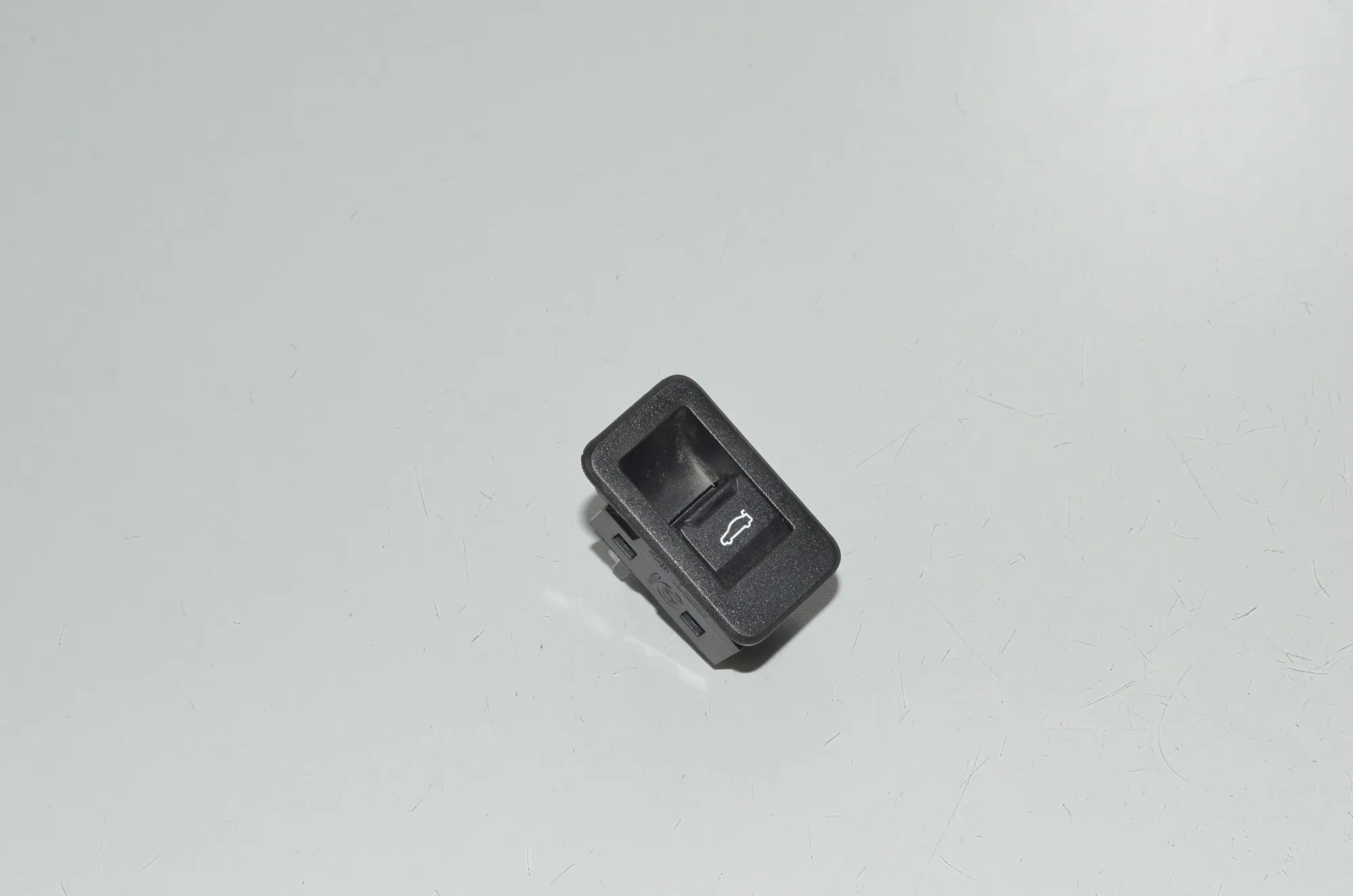 Tailgate Open Switch – OEM 5A2BCB6 · BMW iX (I20) BMW iX (I20) xDrive50 2022
