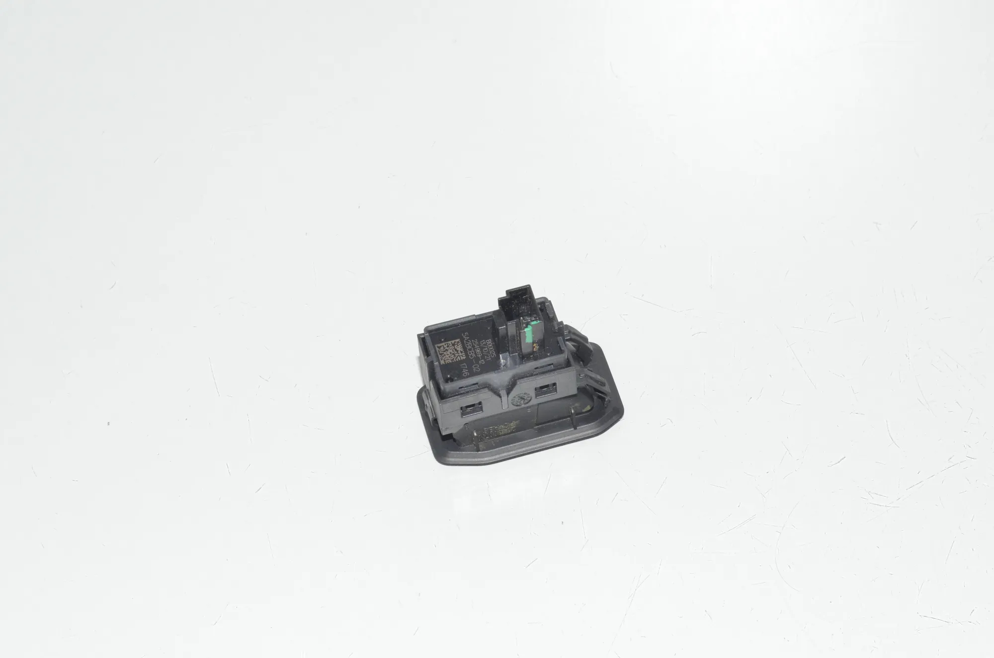 Rear Left Door Window Switch – OEM 5A2BCB5 · BMW iX (I20) BMW iX (I20) xDrive50 2022 – 3