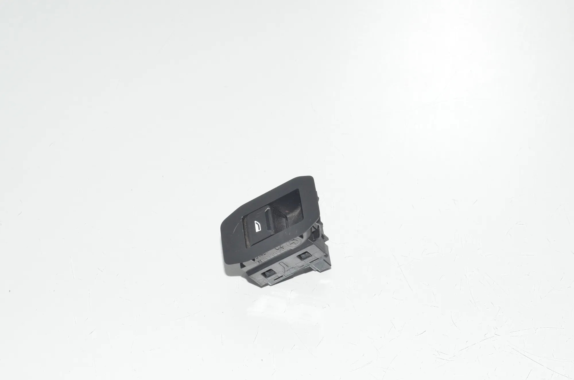 Rear Left Door Window Switch – OEM 5A2BCB5 · BMW iX (I20) BMW iX (I20) xDrive50 2022