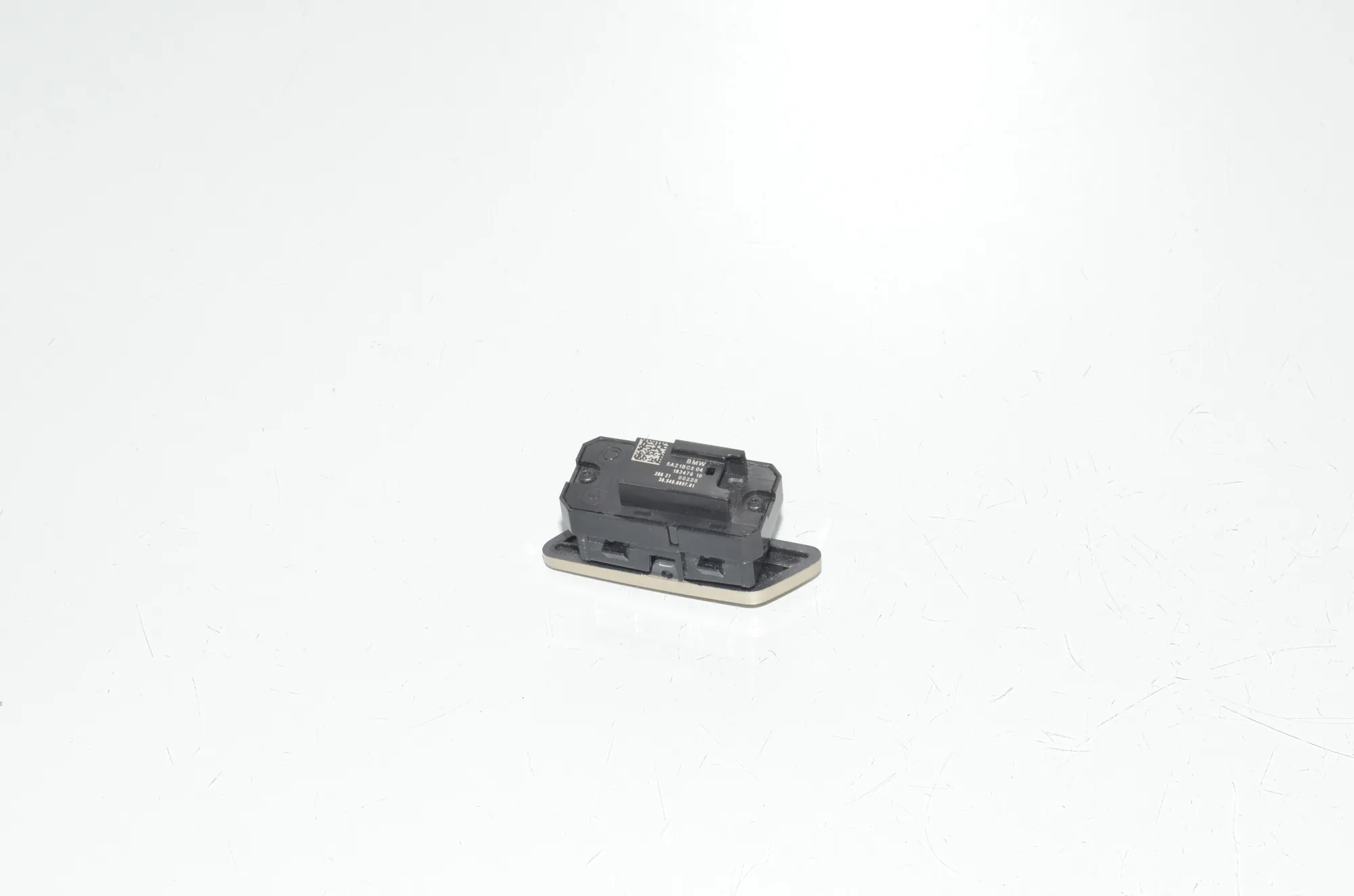 Central Locking Switch – OEM 5A21BC5 · BMW iX (I20) BMW iX (I20) xDrive50 2022 – 3