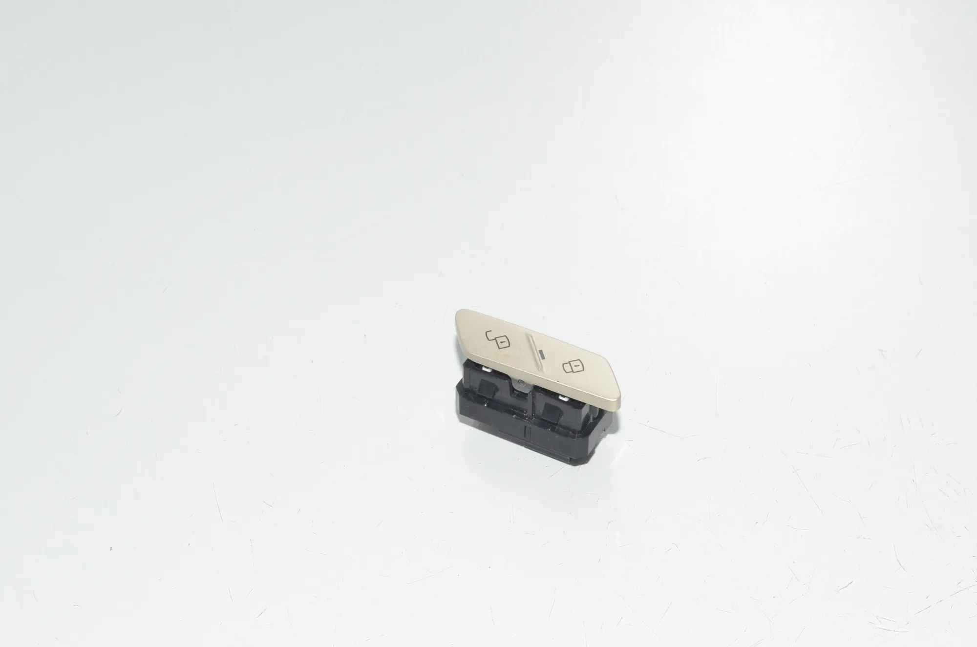 Central Locking Switch – OEM 5A21BC5 · BMW iX (I20) BMW iX (I20) xDrive50 2022 – 2