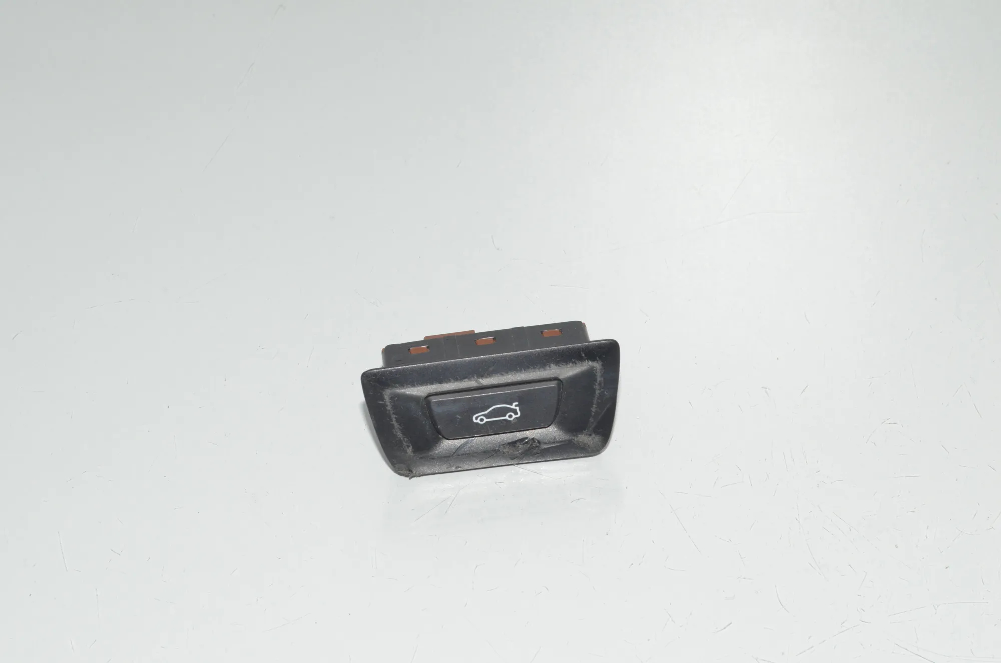 Tailgate Open Switch – OEM 5A1B2F9 · BMW iX (I20) BMW iX (I20) xDrive50 2022