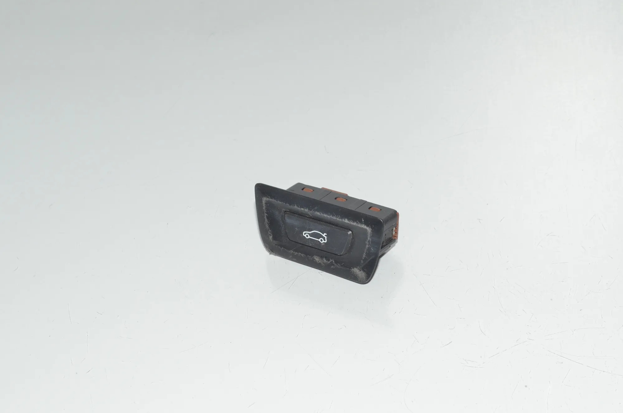 Tailgate Open Switch – OEM 5A1B2F9 · BMW iX (I20) BMW iX (I20) xDrive50 2022 – 2