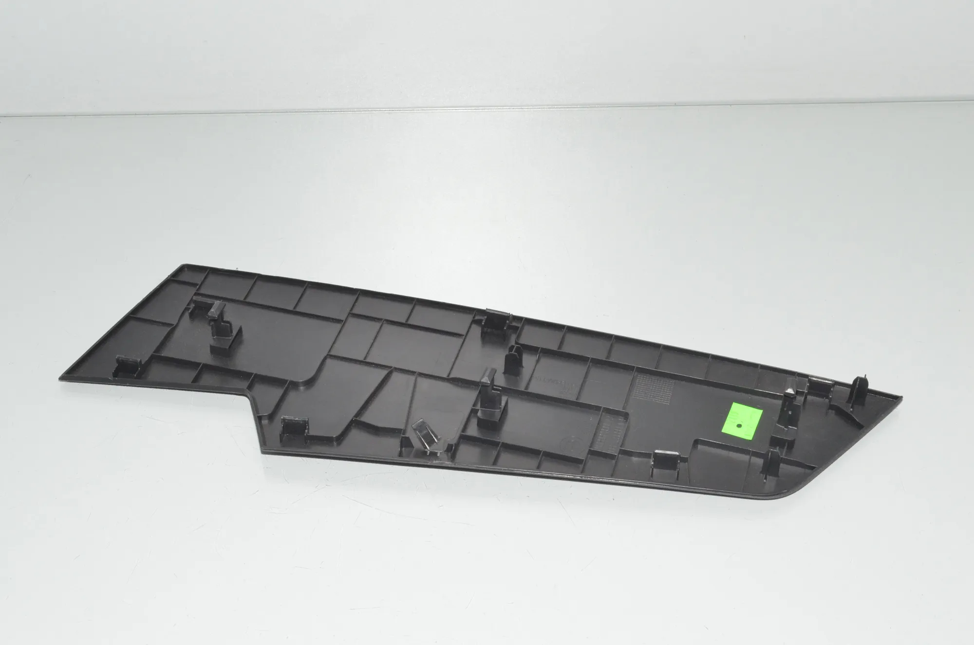 Front Right Door Panel Trim – OEM 9495980 · BMW iX (I20) BMW iX (I20) xDrive50 2022 – 4