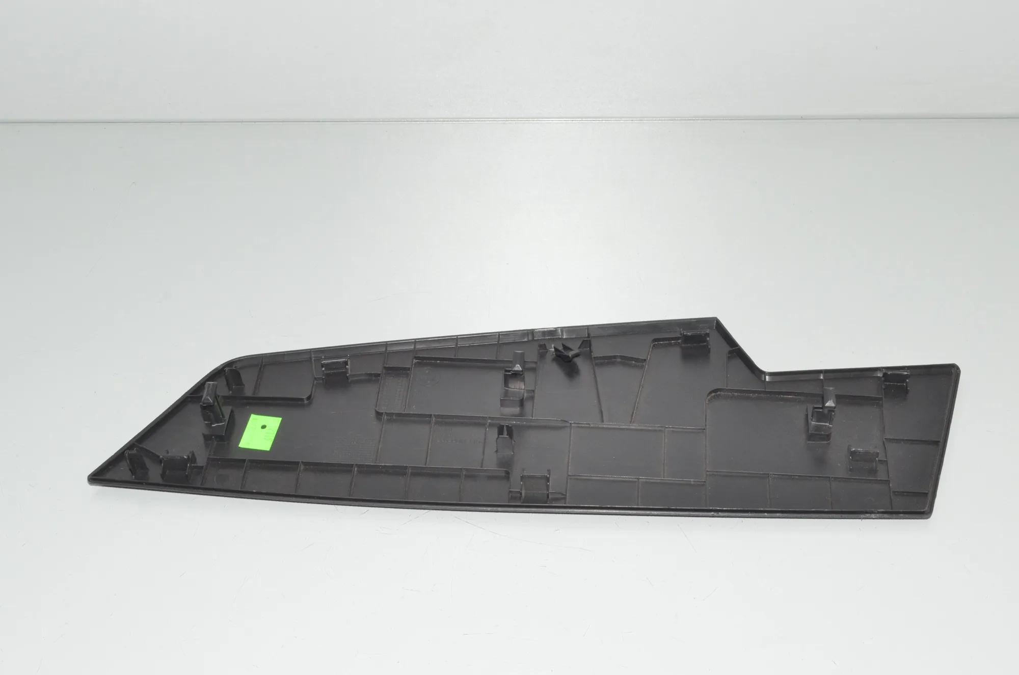 Front Right Door Panel Trim – OEM 9495980 · BMW iX (I20) BMW iX (I20) xDrive50 2022 – 3