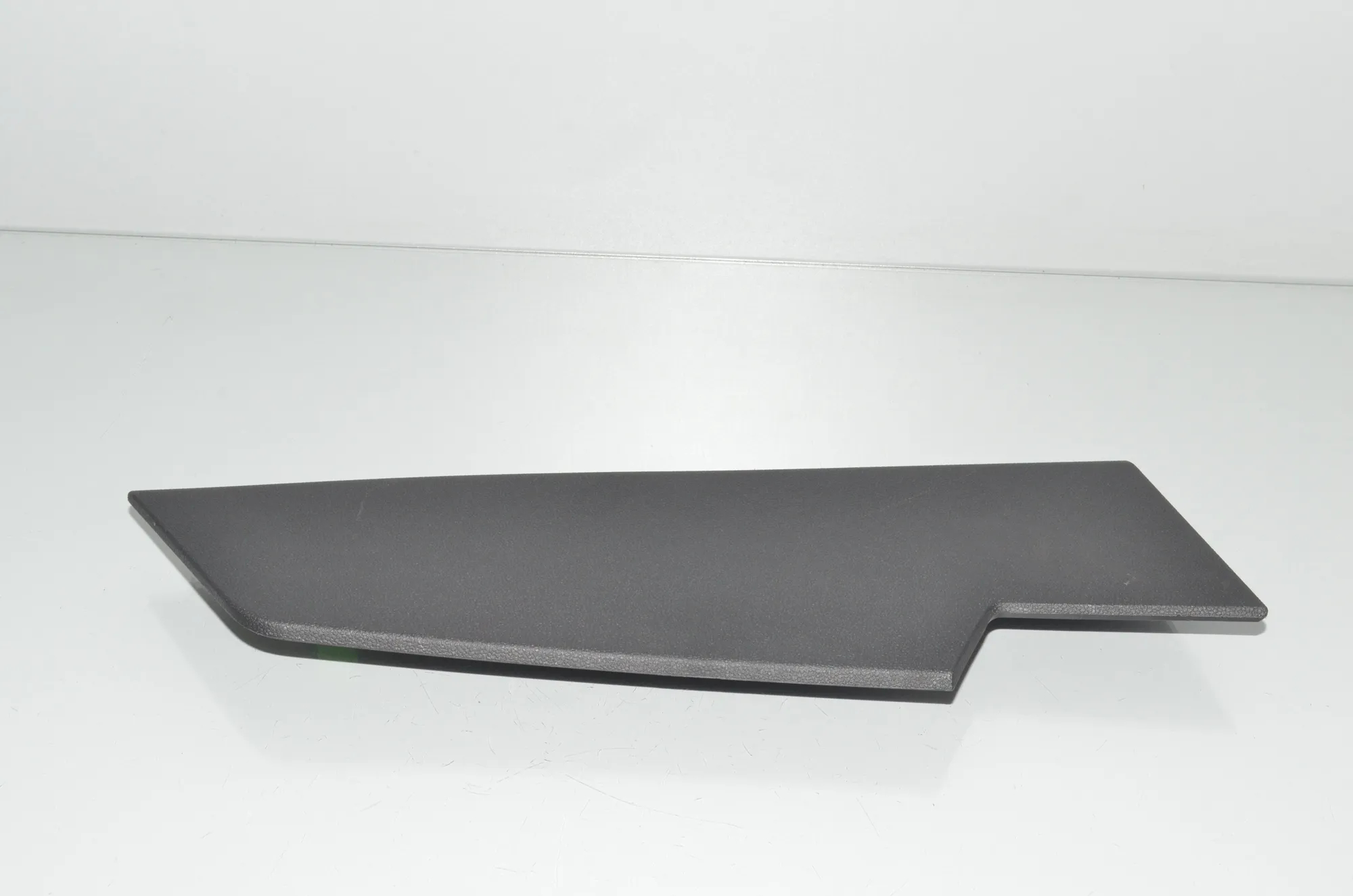 Front Right Door Panel Trim – OEM 9495980 · BMW iX (I20) BMW iX (I20) xDrive50 2022 – 2