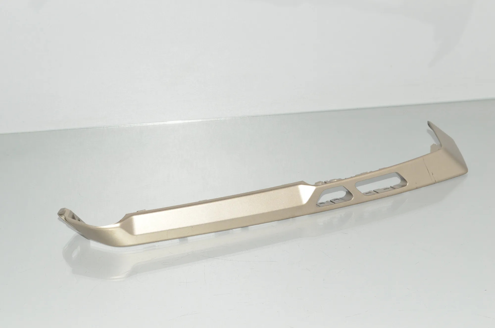 Front Left Door Panel Trim – OEM 9490012 · BMW iX (I20) BMW iX (I20) xDrive50 2022 – 2